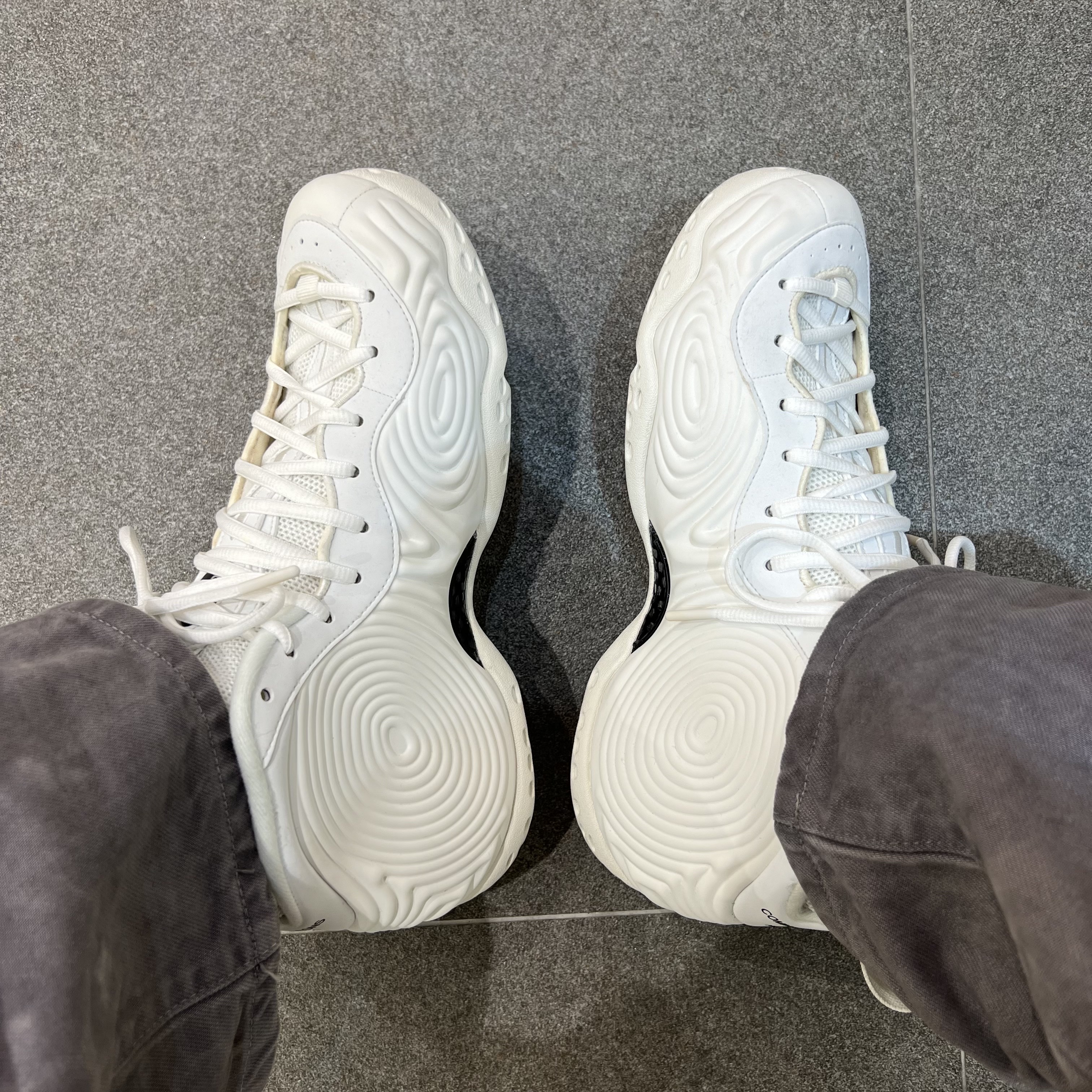 Nike x Comme des Garcons Homme Plus Air Foamposite One White 착용 스타일 - 1