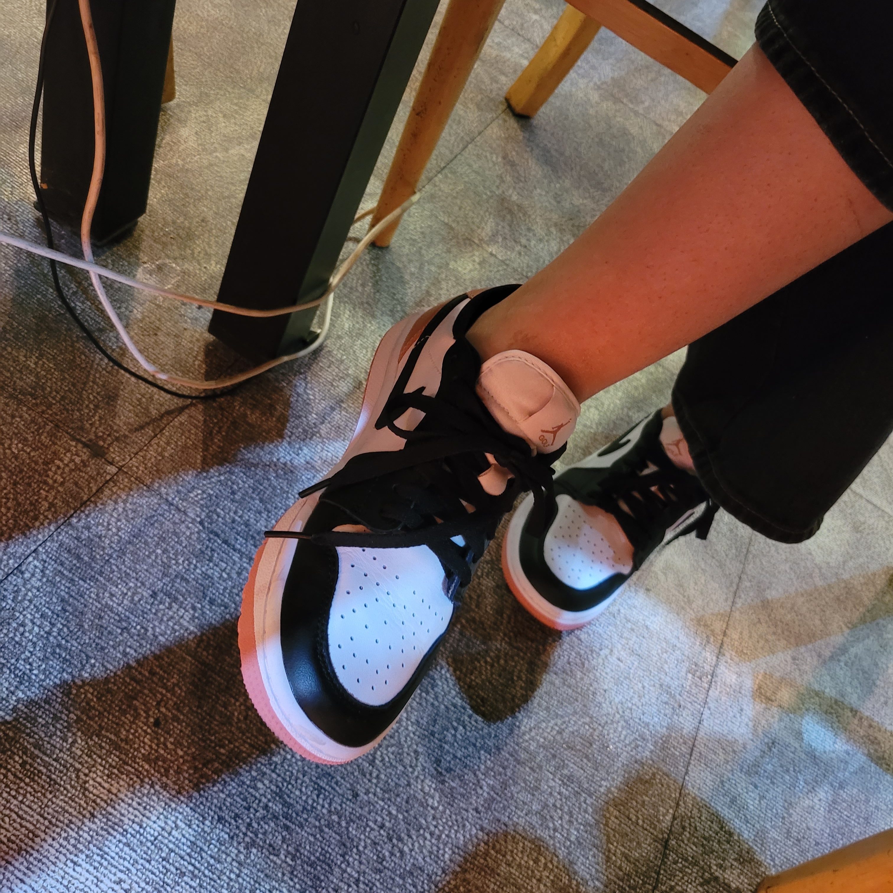 Jordan 1 Low Golf Rust Pink 착용 스타일