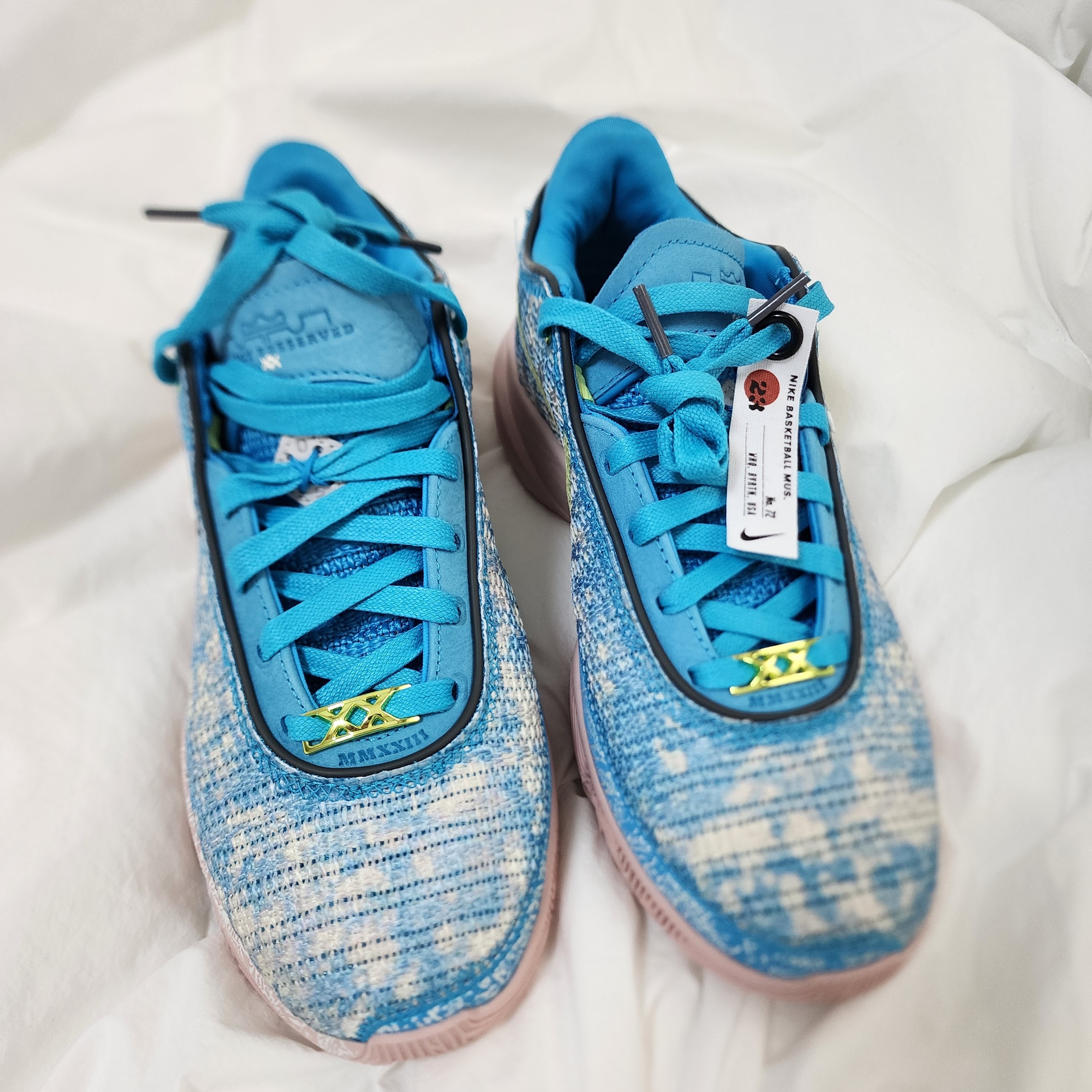 Nike LeBron XX ASW EP Blue Lightning Coconut Milk 착용 스타일 - 2