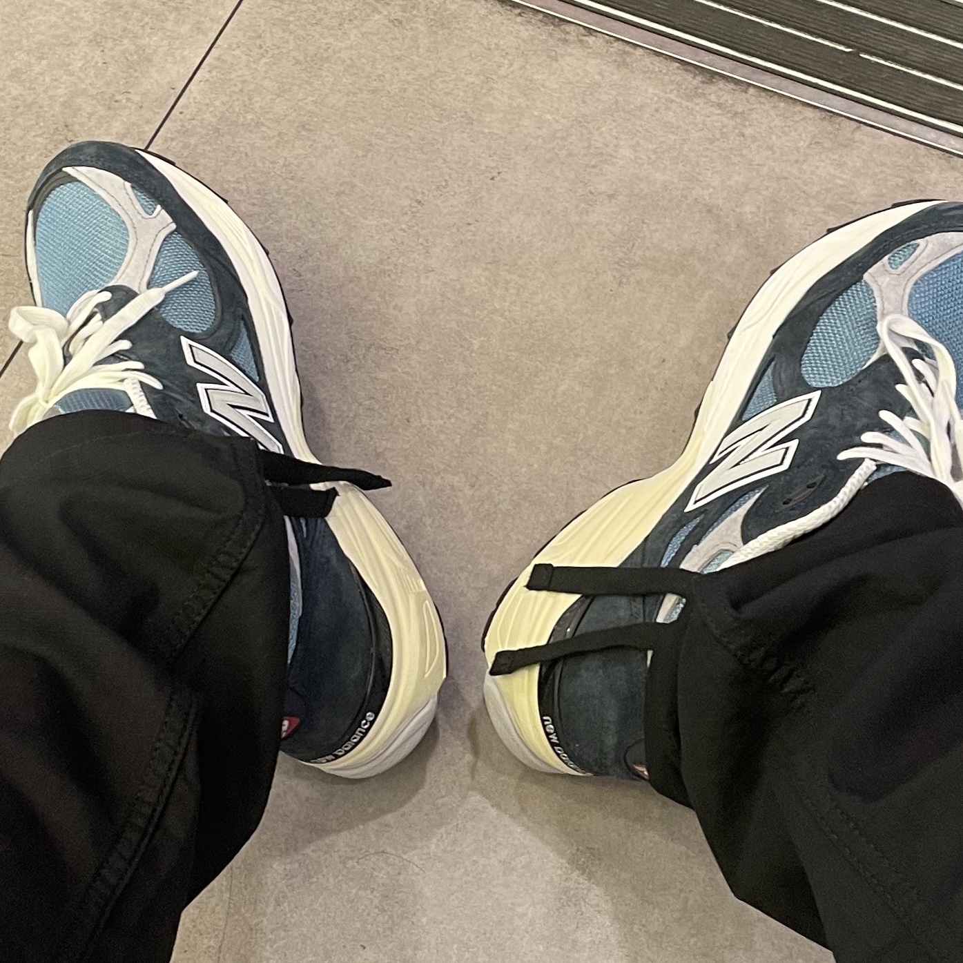 New Balance 990v3 Made in USA Navy Spring Tide 착용 스타일