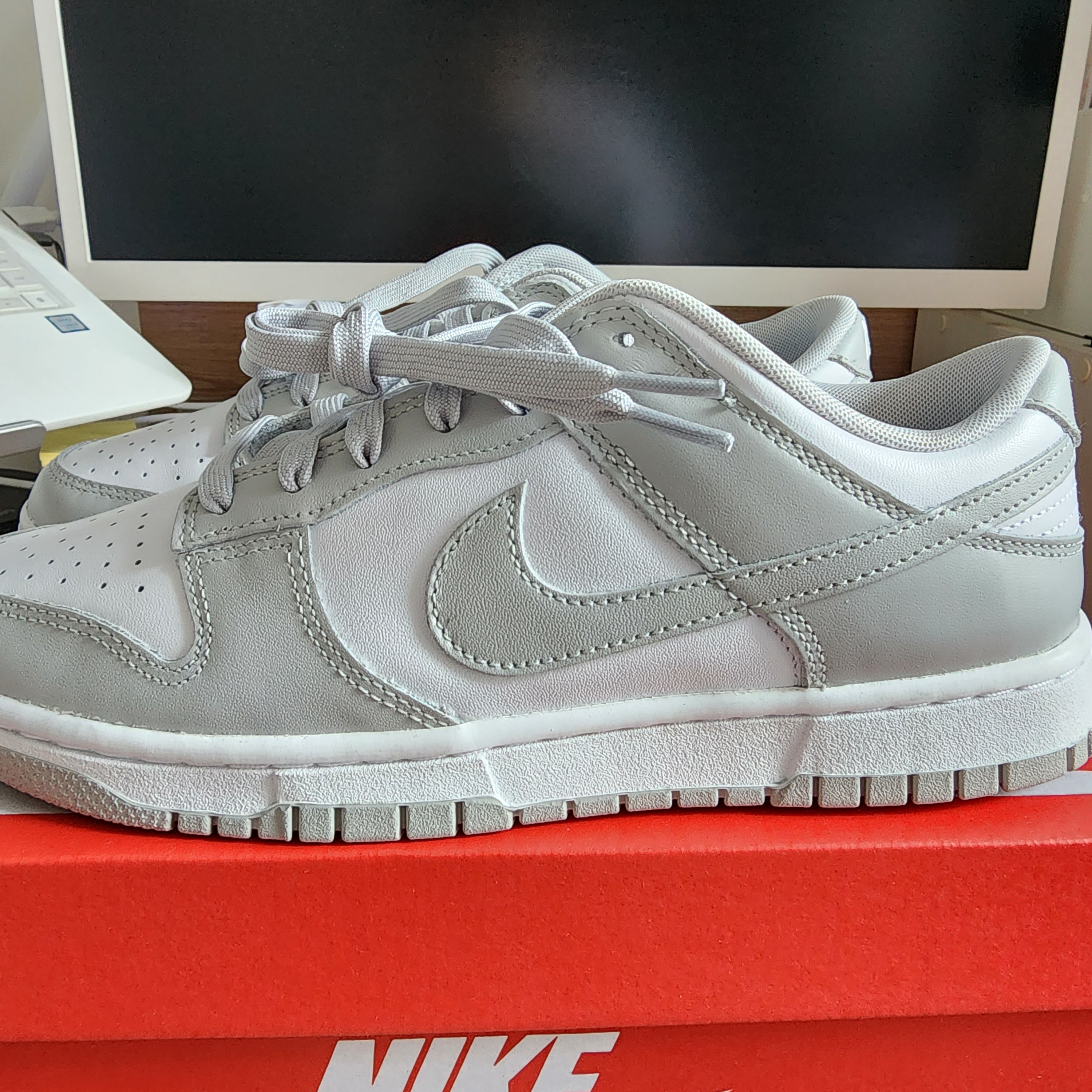 Nike Dunk Low Retro Grey Fog 착용 스타일 - 2