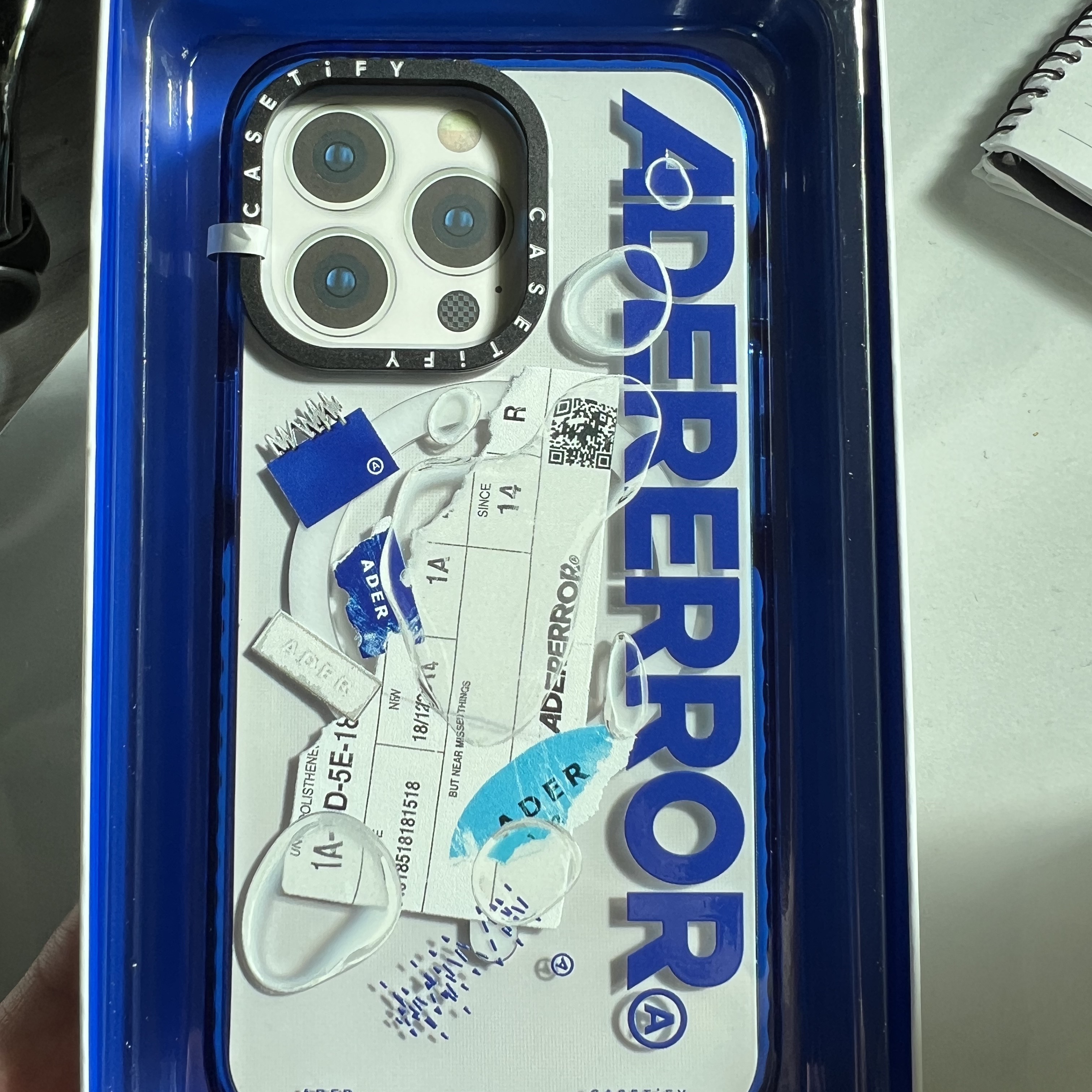 Casetify x Ader Error iPhone Sticker Magsafe Case Clear 착용 스타일 - 2