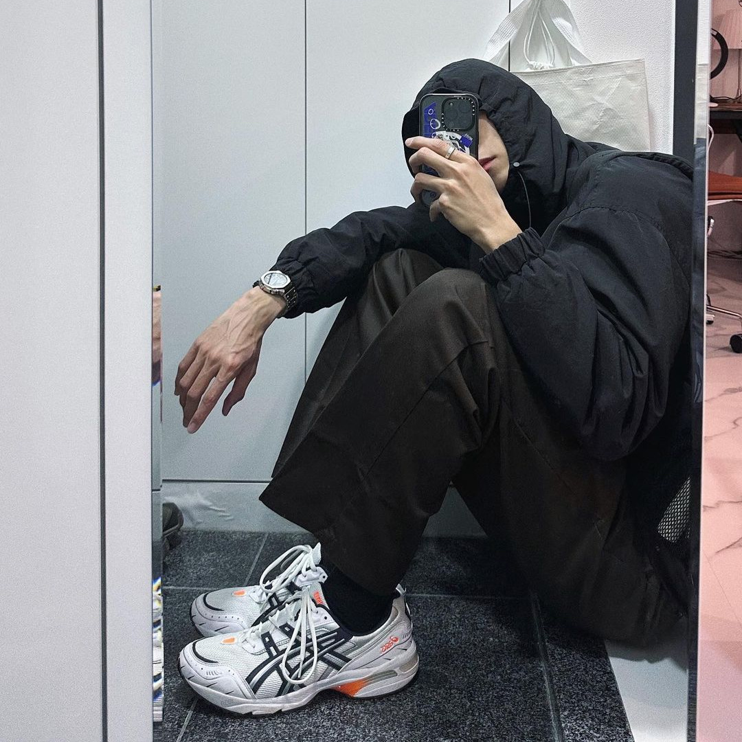 Asics Gel-1090 White Midnight 착용 스타일 - 2
