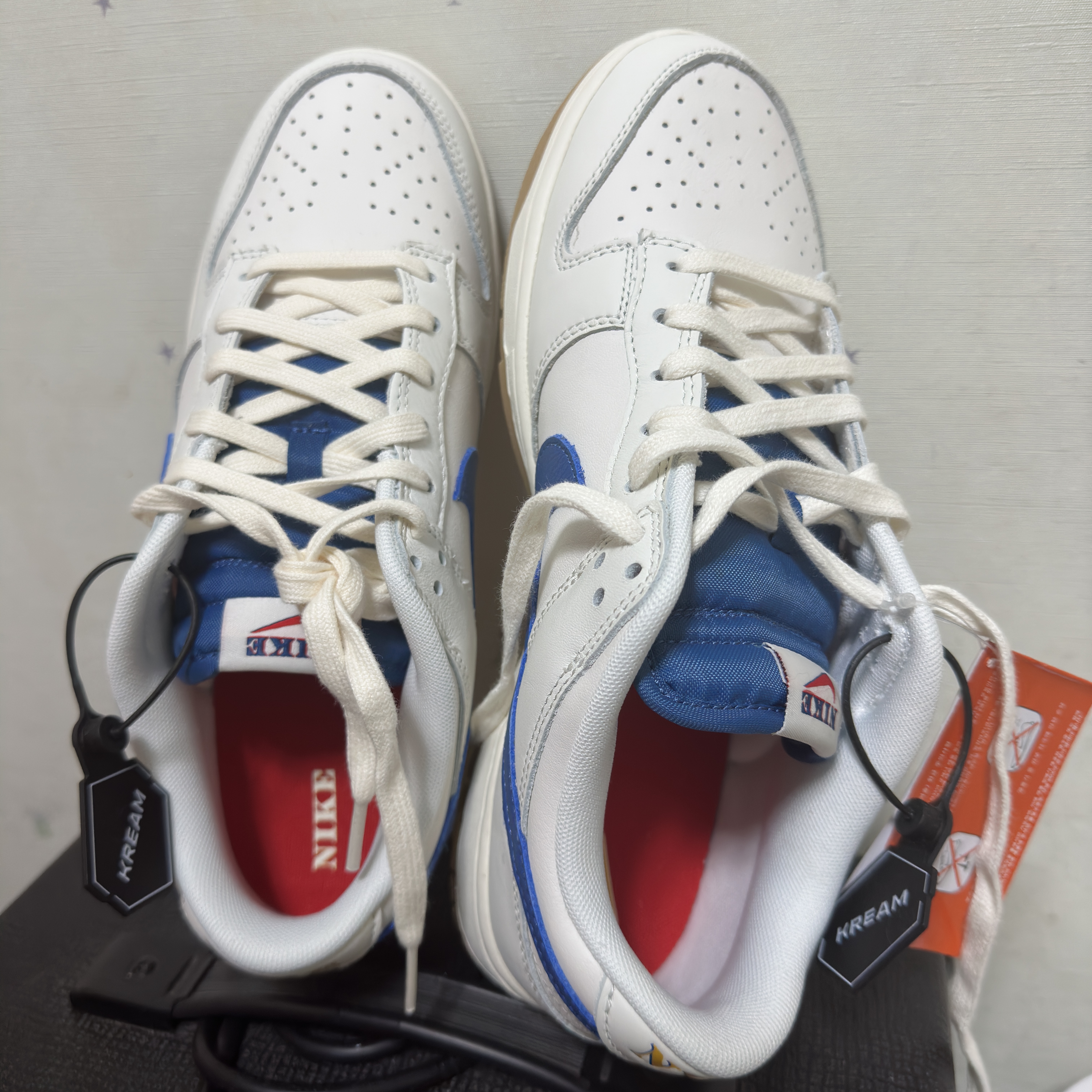 Nike Dunk Low SE Sail Dark Marina Blue 착용 스타일