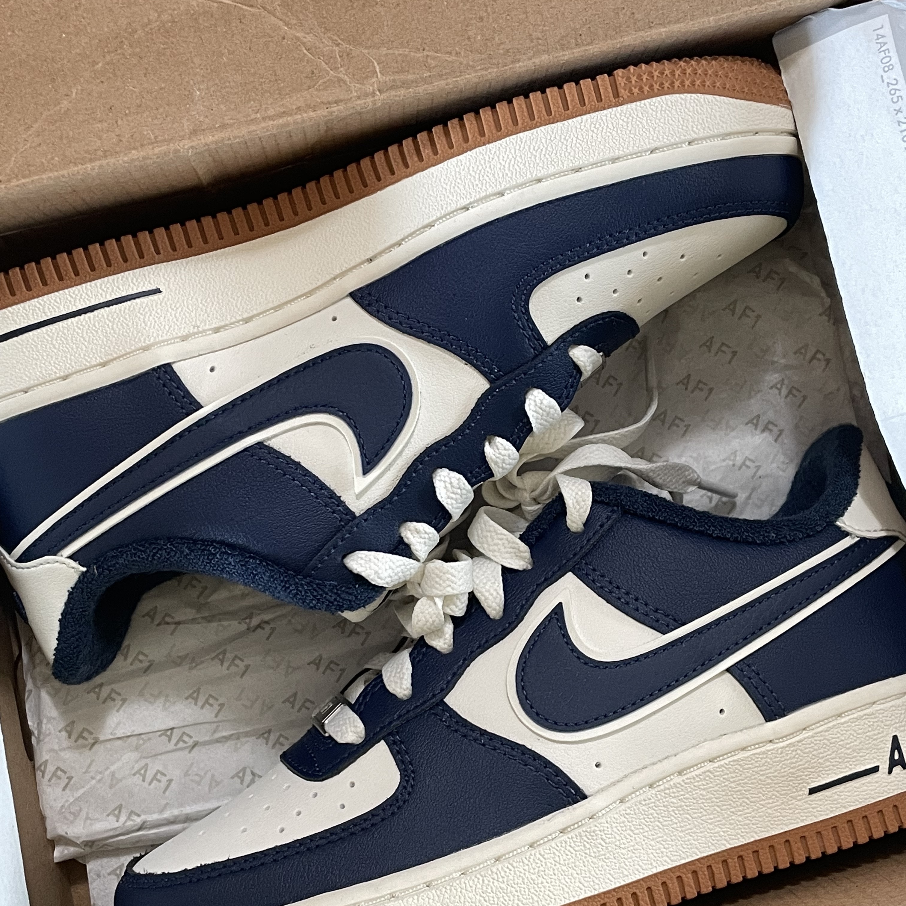 (GS) Nike Air Force 1 LV8 3 Midnight Navy 착용 스타일