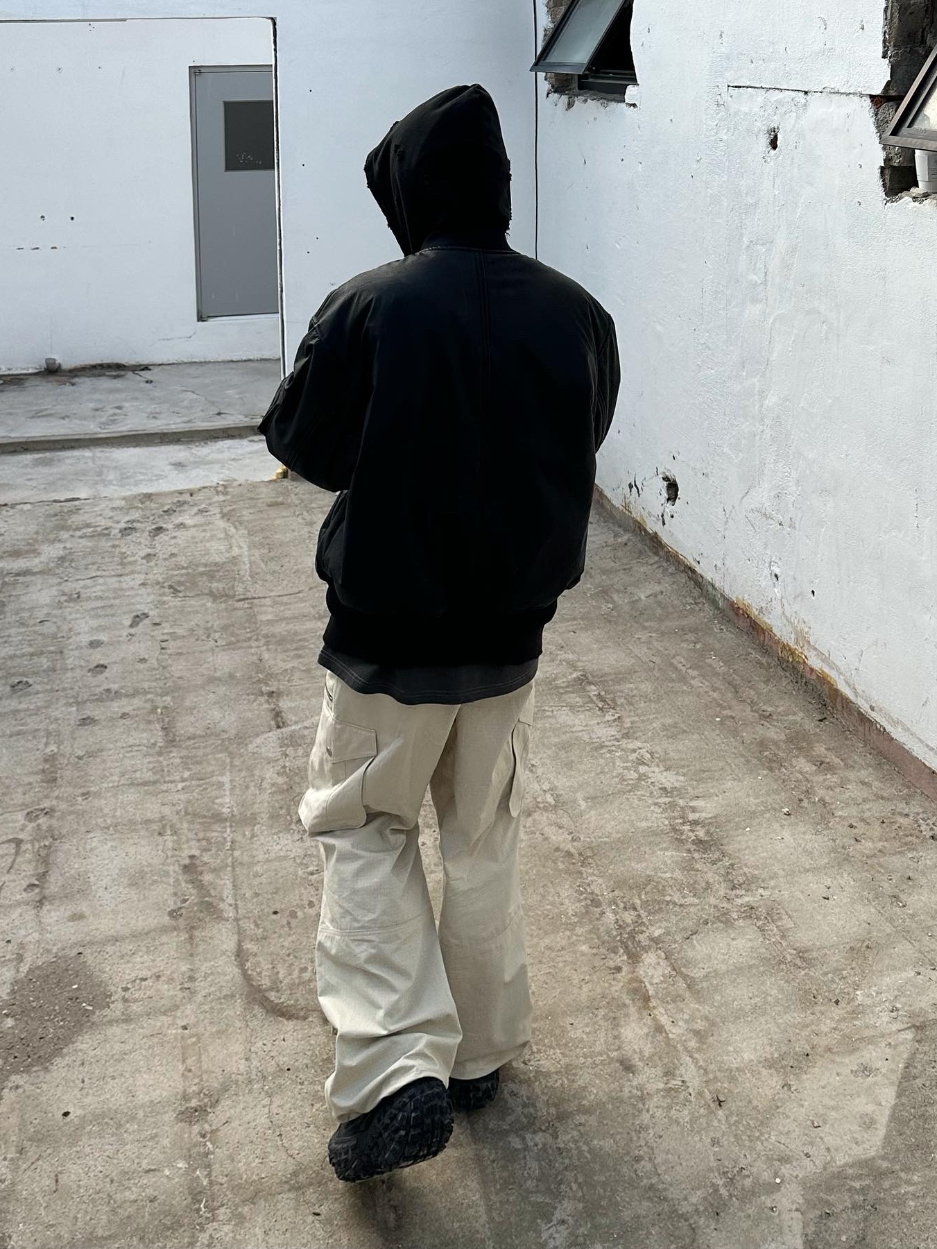 Undermycar Otter Oversized Damage-Washed Hood Zip-Up Sepia - 22FW, Balenciaga Defender Sneakers Black 착용 스타일 - 4