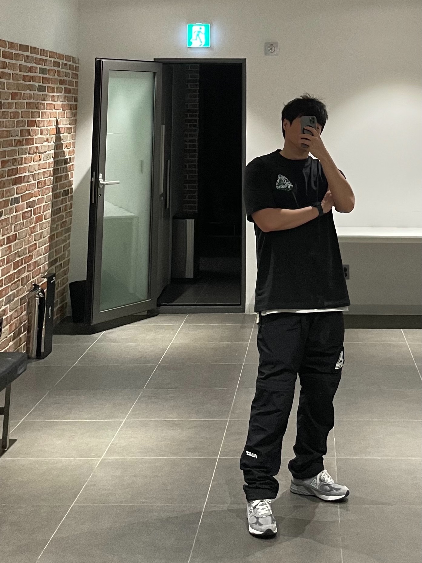 Palace Tri-Chrome T-Shirt Black - 23SS, Palace Zip Off Bottoms Black - 22SS 착용 스타일