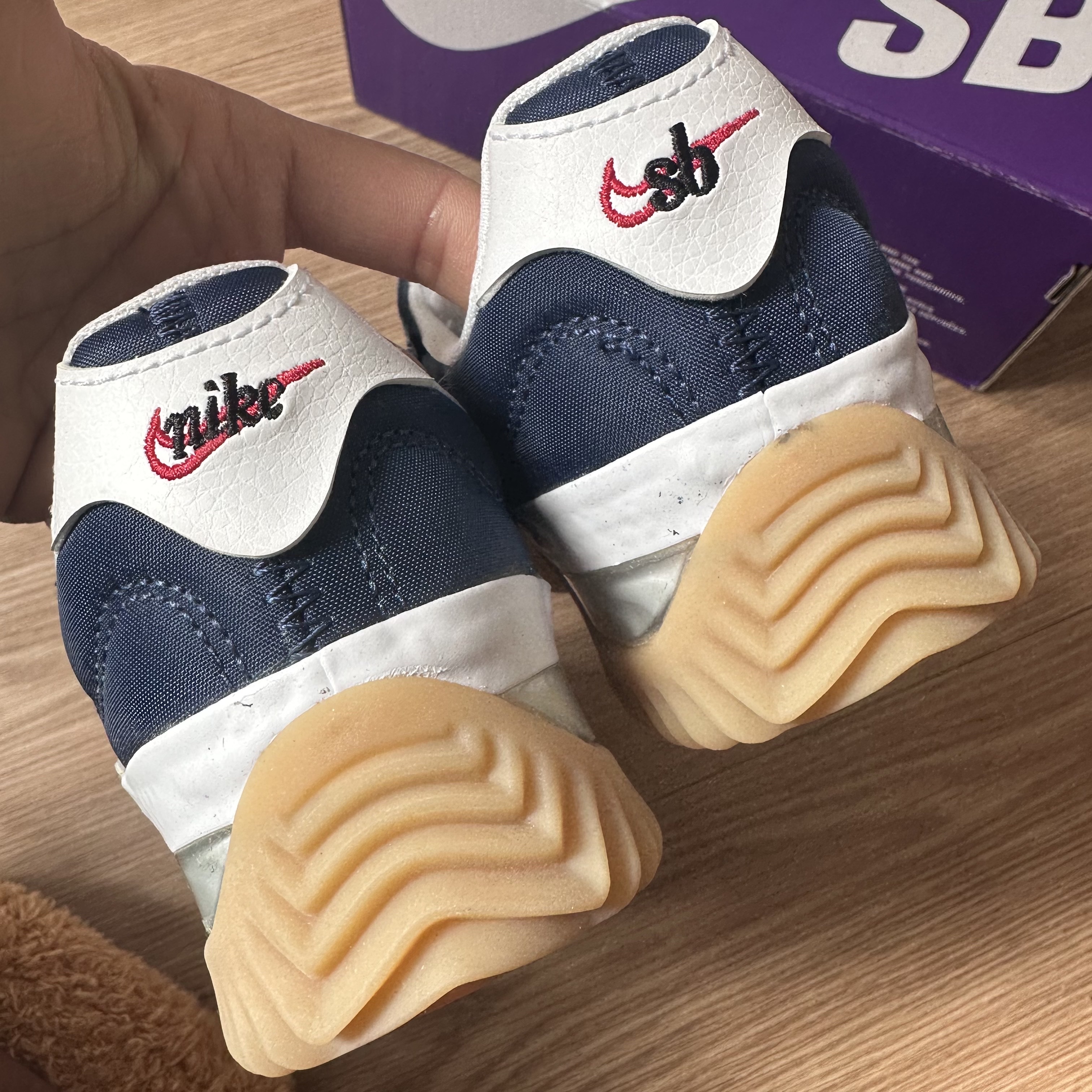 Nike BRSB Navy White 착용 스타일 - 2