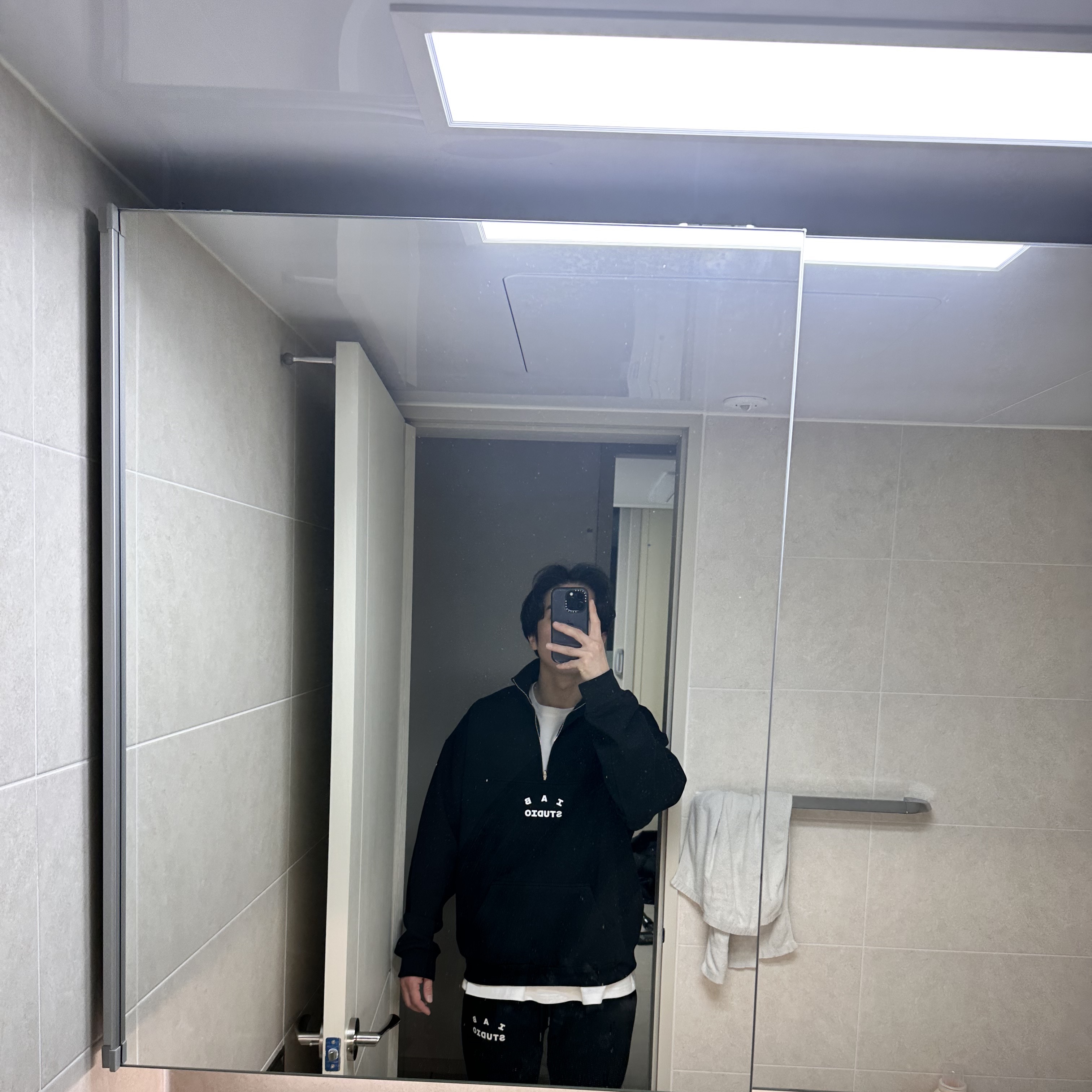 IAB Studio Half Zip-Up Black White, IAB Studio Sweatpants Black White - 19FW 착용 스타일