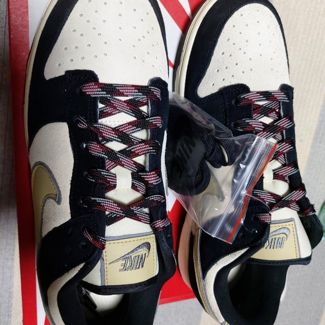 (W) Nike Dunk Low LX Black Suede 착용 스타일 - 2