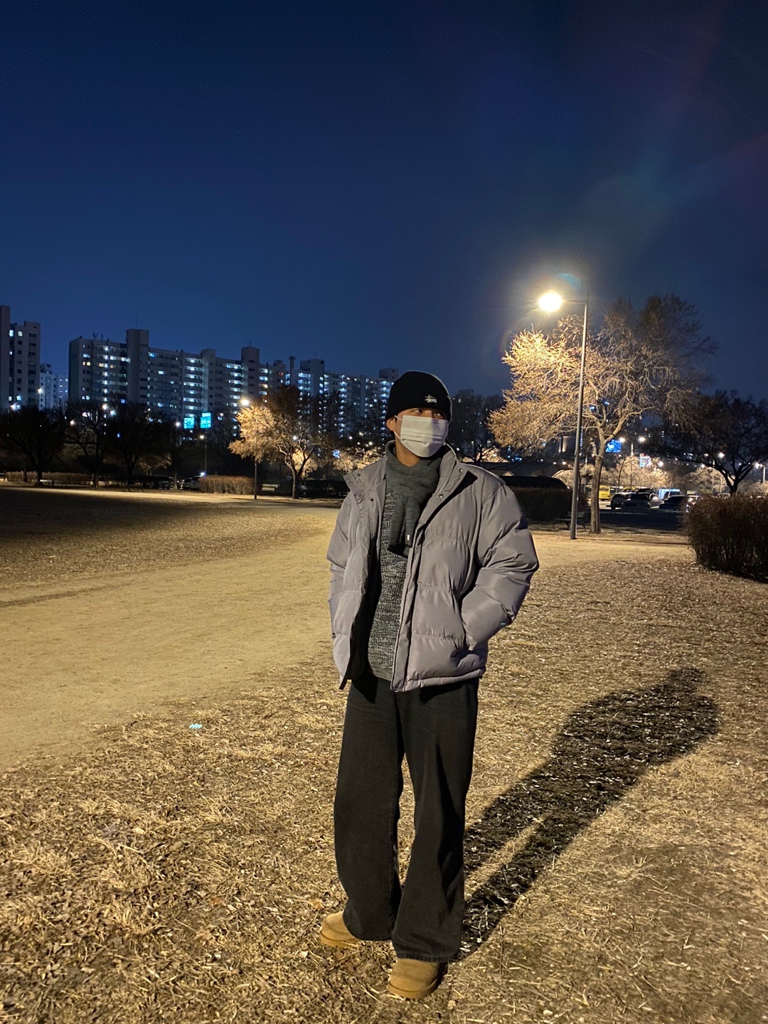 Stussy Basic Cuff Beanie Black 착용 스타일 - 2