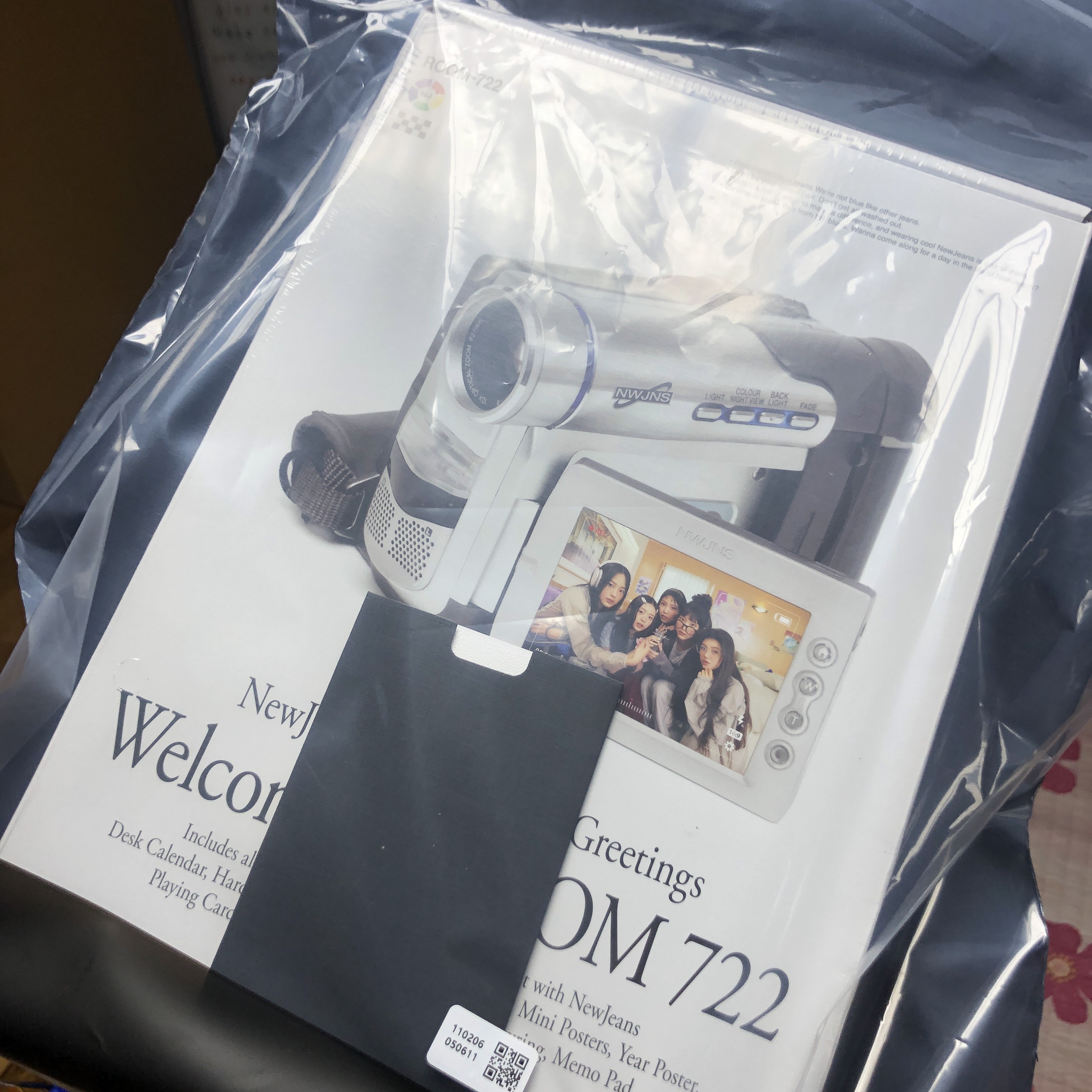 NewJeans Welcome to Room 722 Season’s Greetings 2023 착용 스타일