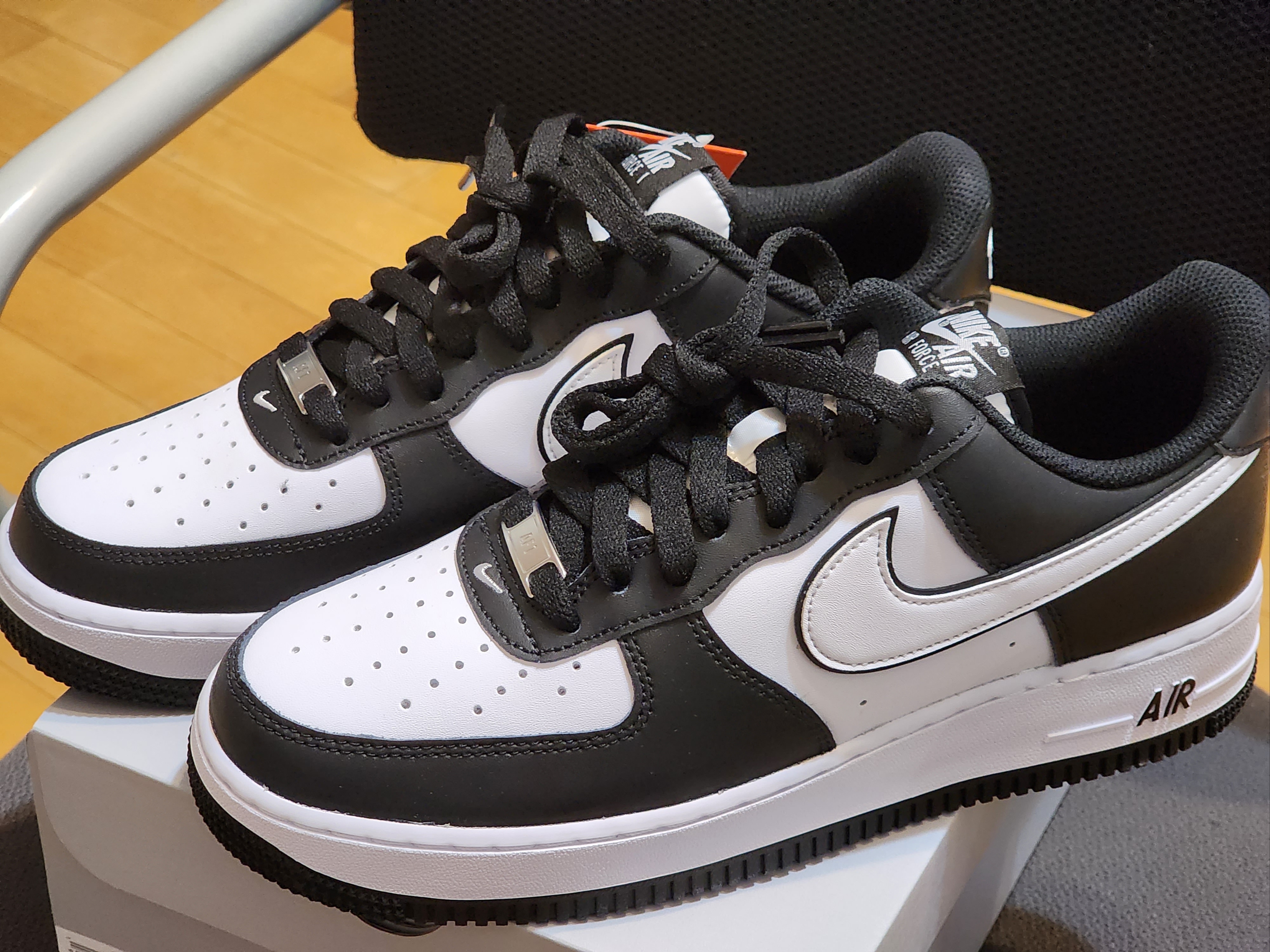Nike Air Force 1 '07 Black White 착용 스타일 - 1