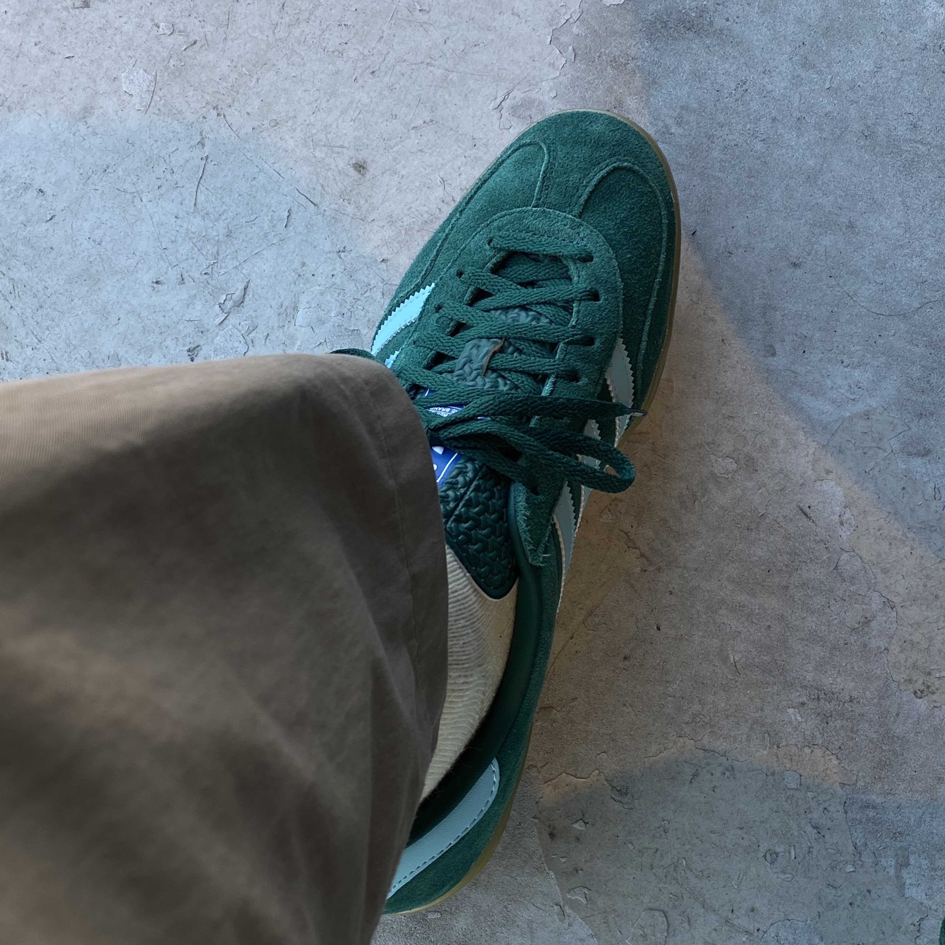 Adidas Gazelle Indoor Collegiate Green Hazy Sky 착용 스타일