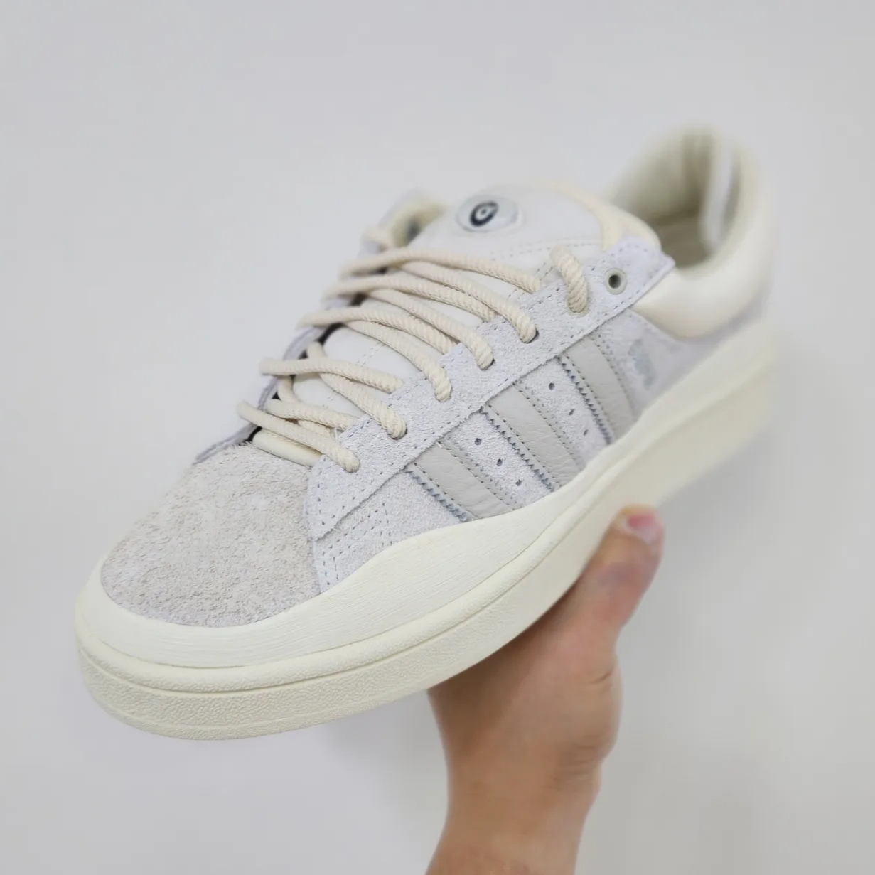 Adidas x Bad Bunny Campus Light Cloud White 착용 스타일 - 1