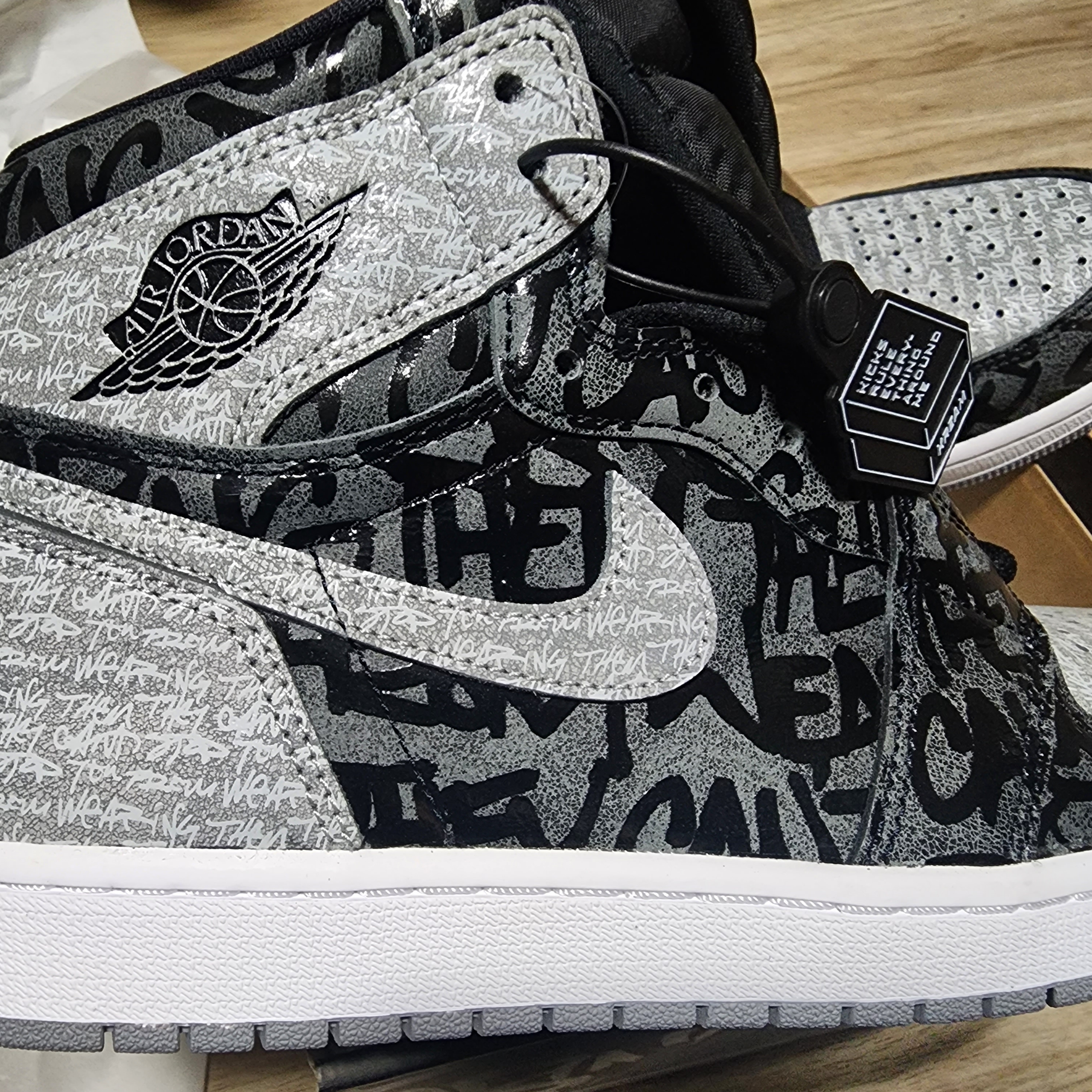Jordan 1 Retro High OG Rebellionaire 착용 스타일 - 4