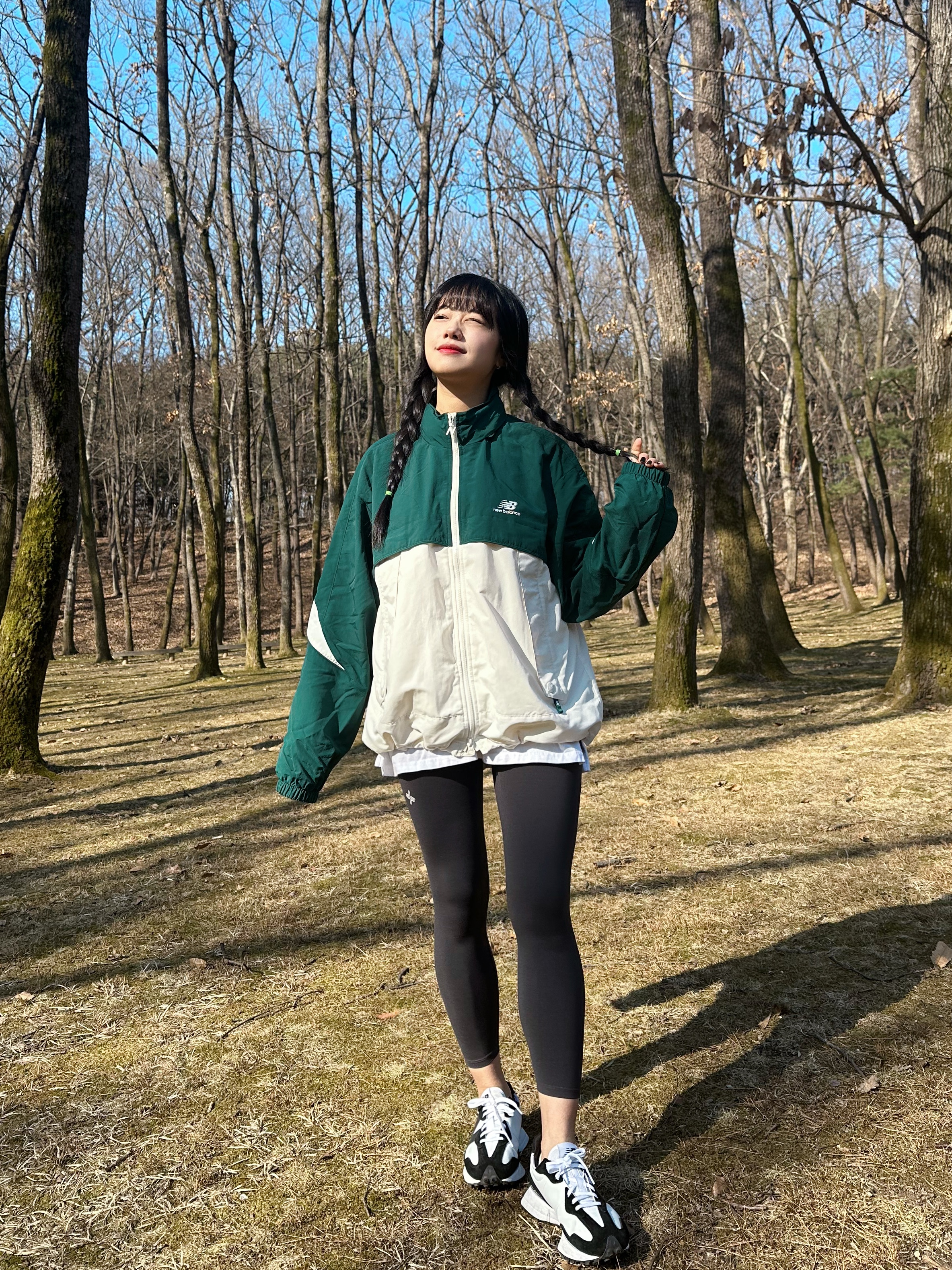 (W) New Balance 327 White Black 착용 스타일 - 4