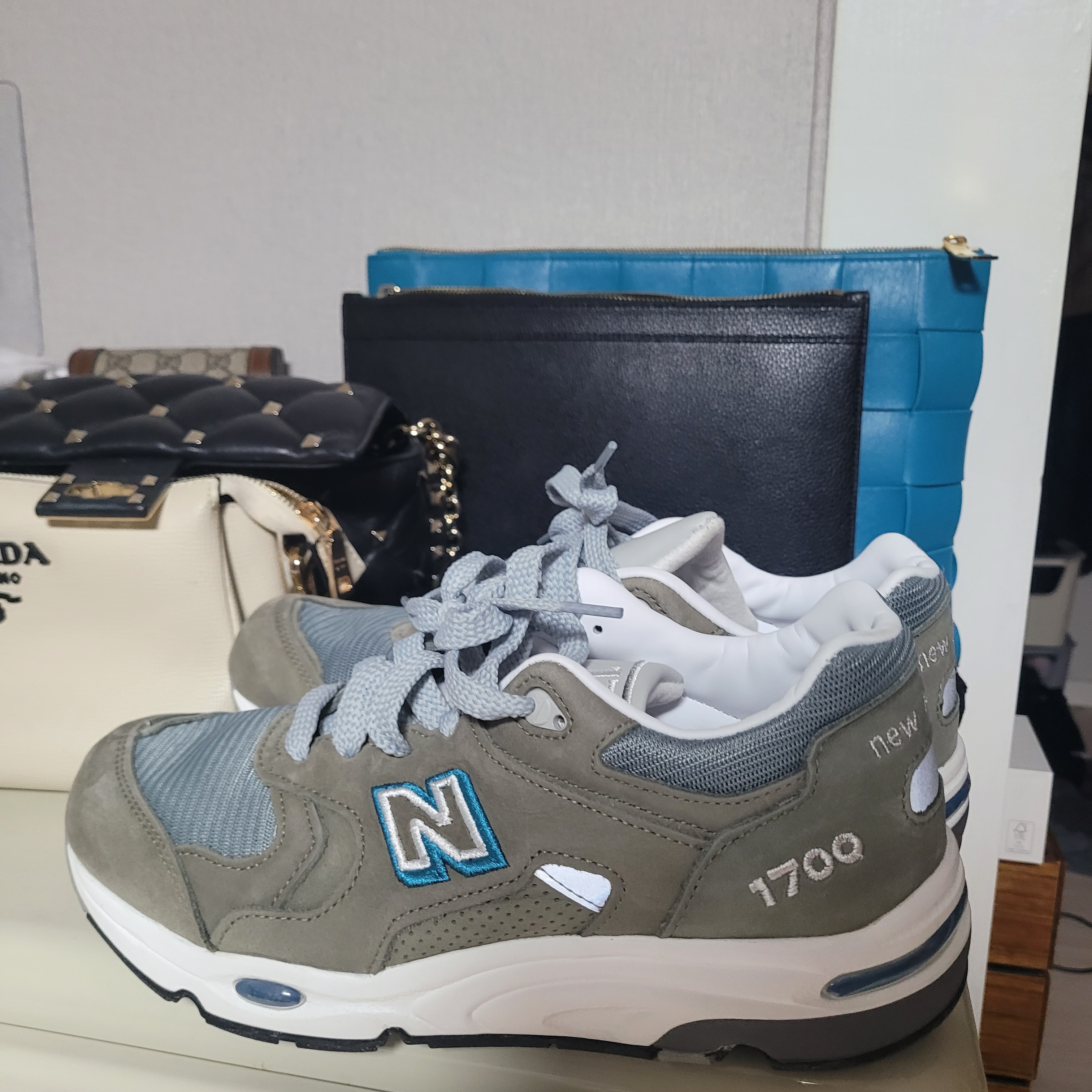 New Balance 1700 Made in USA Brown Steel Blue 착용 스타일