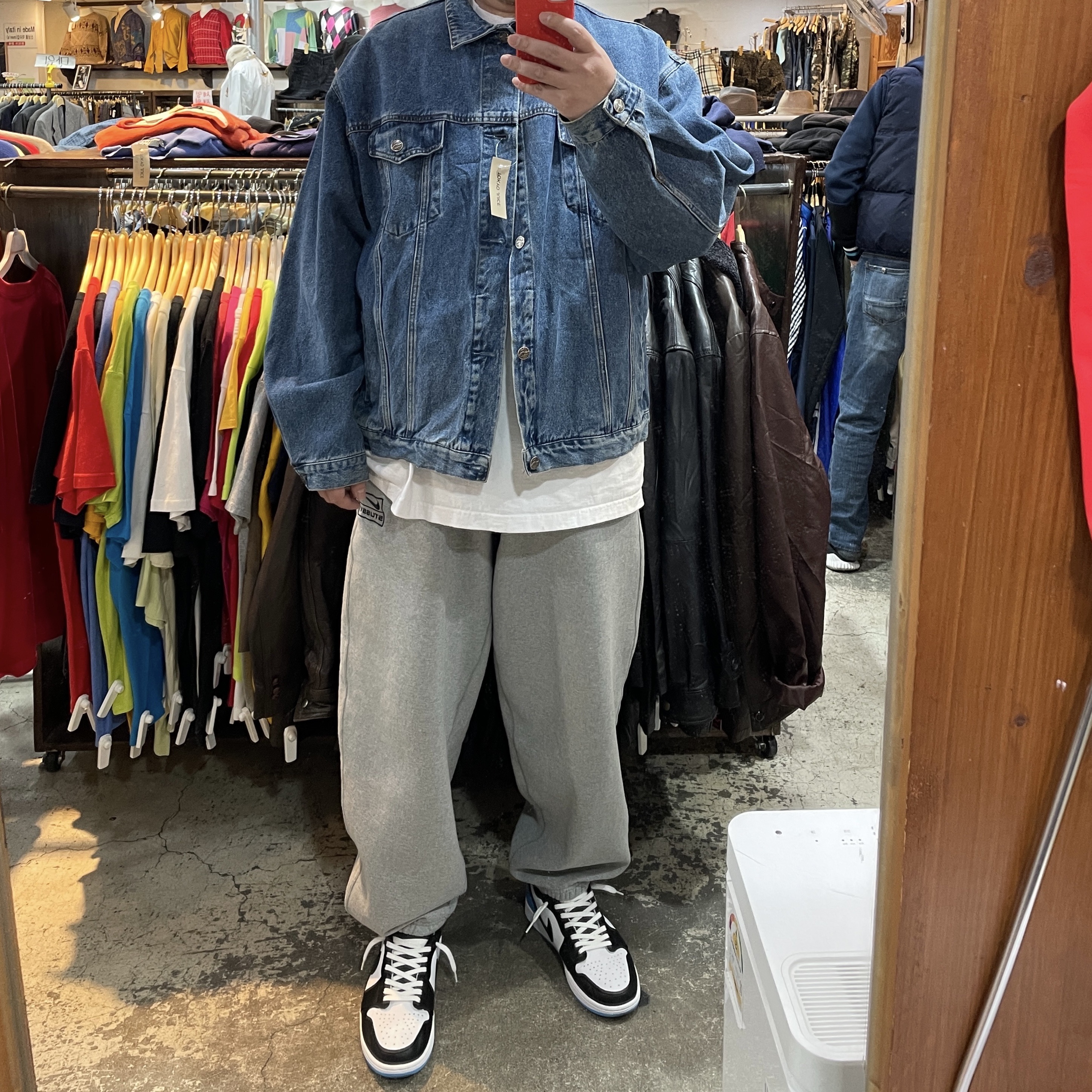 Jordan 1 Retro Low OG Black and Dark Powder Blue, Nike x Stussy NRG Fleece Pants Dark Grey Heather (DO9340-063) 착용 스타일 - 4