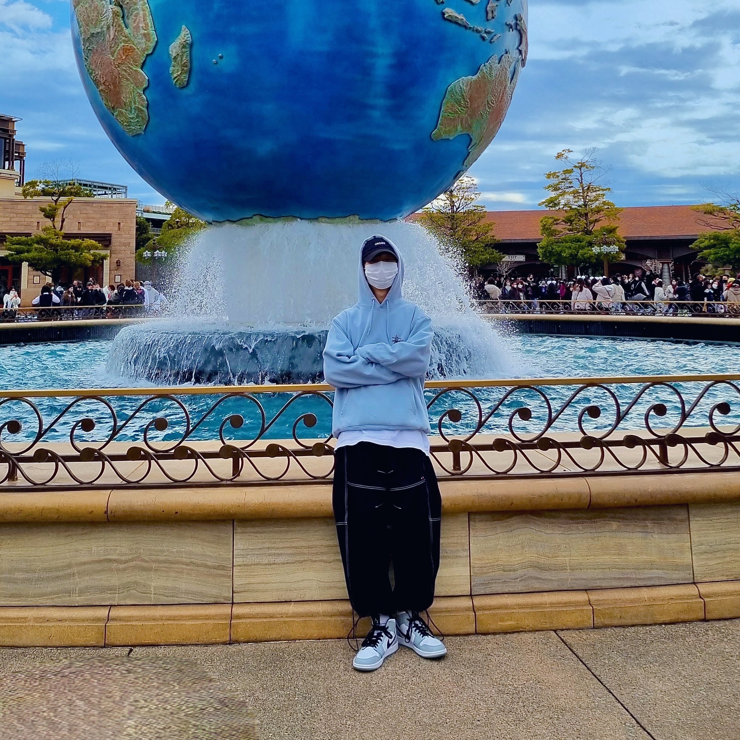 Jordan 1 Mid Light Smoke Grey, Stussy Basic Stussy Pigment Dyed Hoodie Sky Blue 착용 스타일