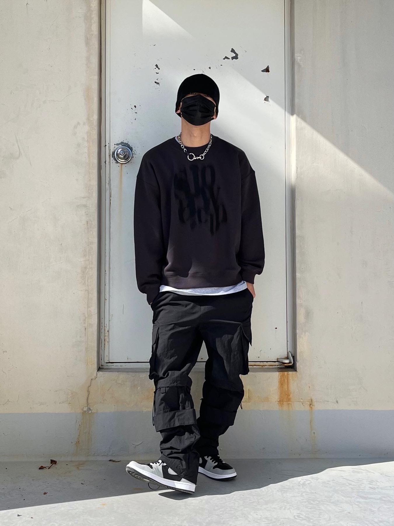 Our Legacy Ladon Brass Keychain Matte Nickel, Jordan 1 Retro High OG Shadow 2.0 착용 스타일