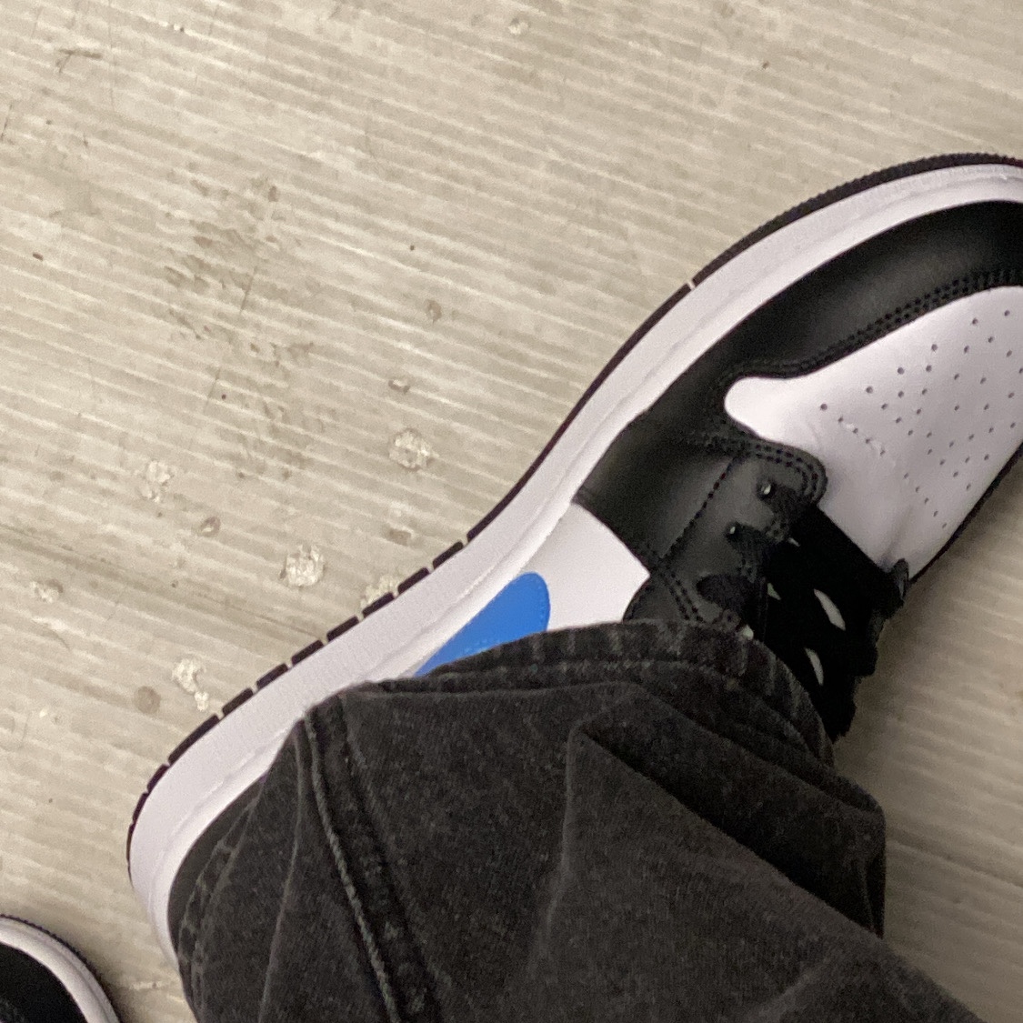 (W) Jordan 1 Low Black University Blue 착용 스타일