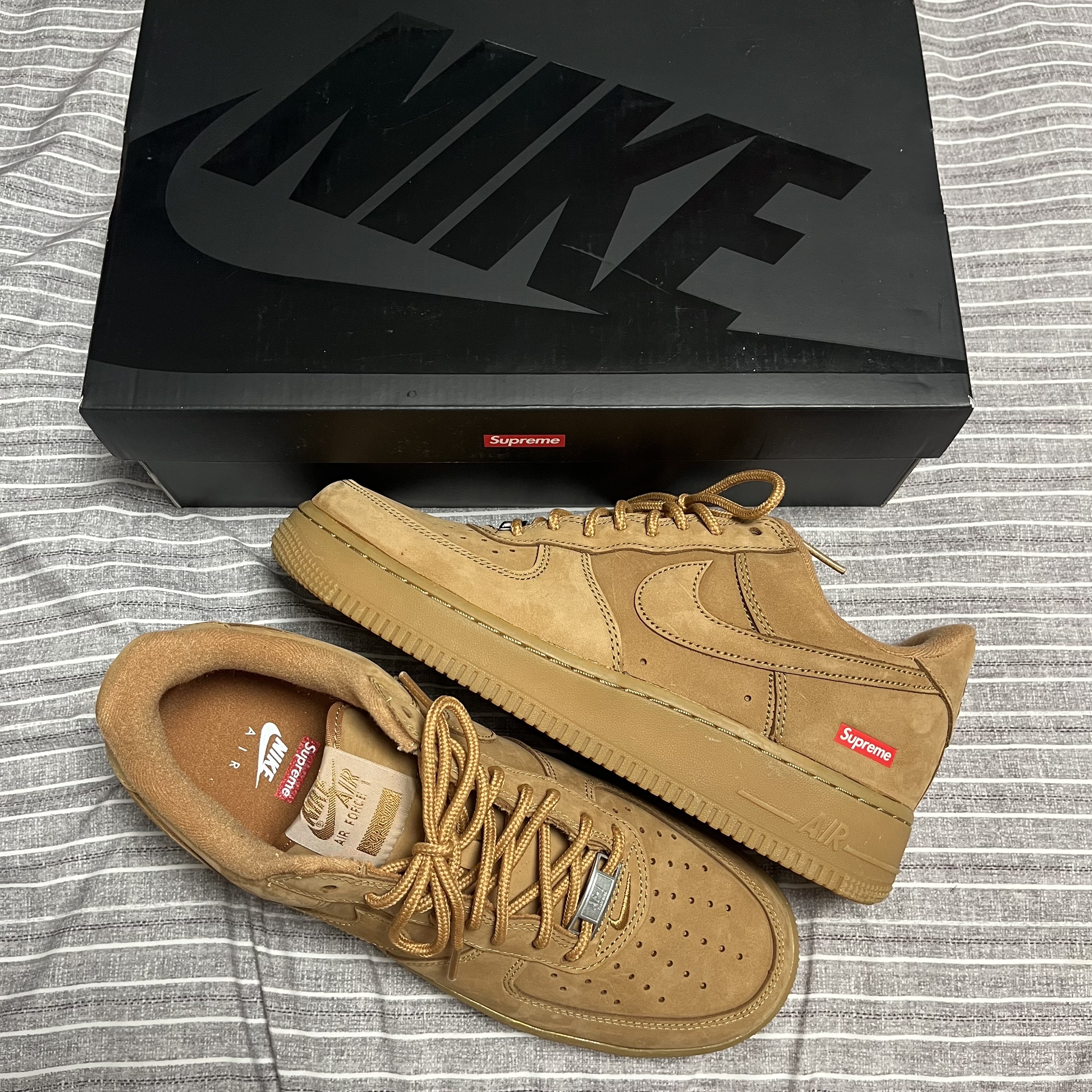 Nike x Supreme Air Force 1 Low Flax 착용 스타일 - 1