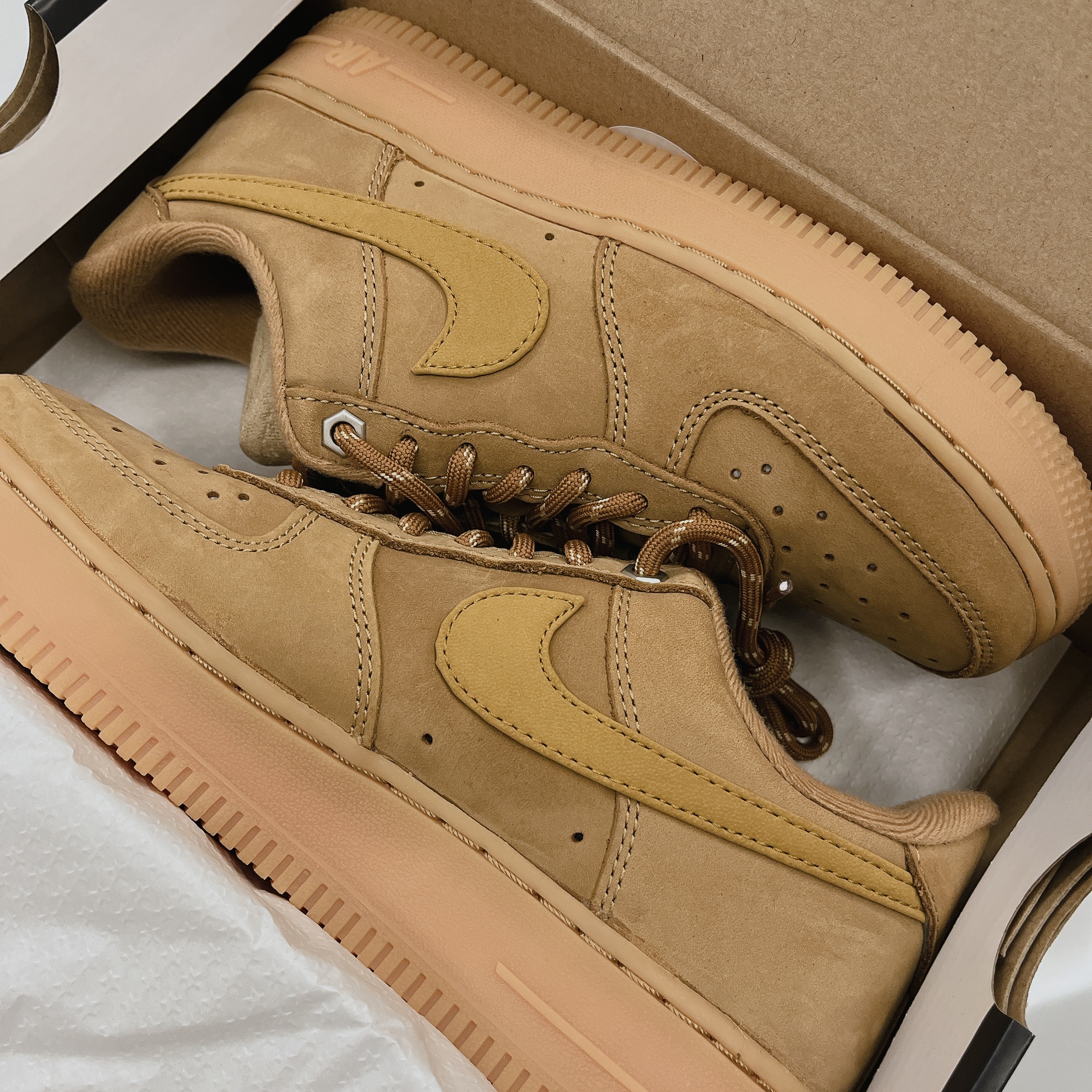 Nike Air Force 1 '07 WB Flax 착용 스타일