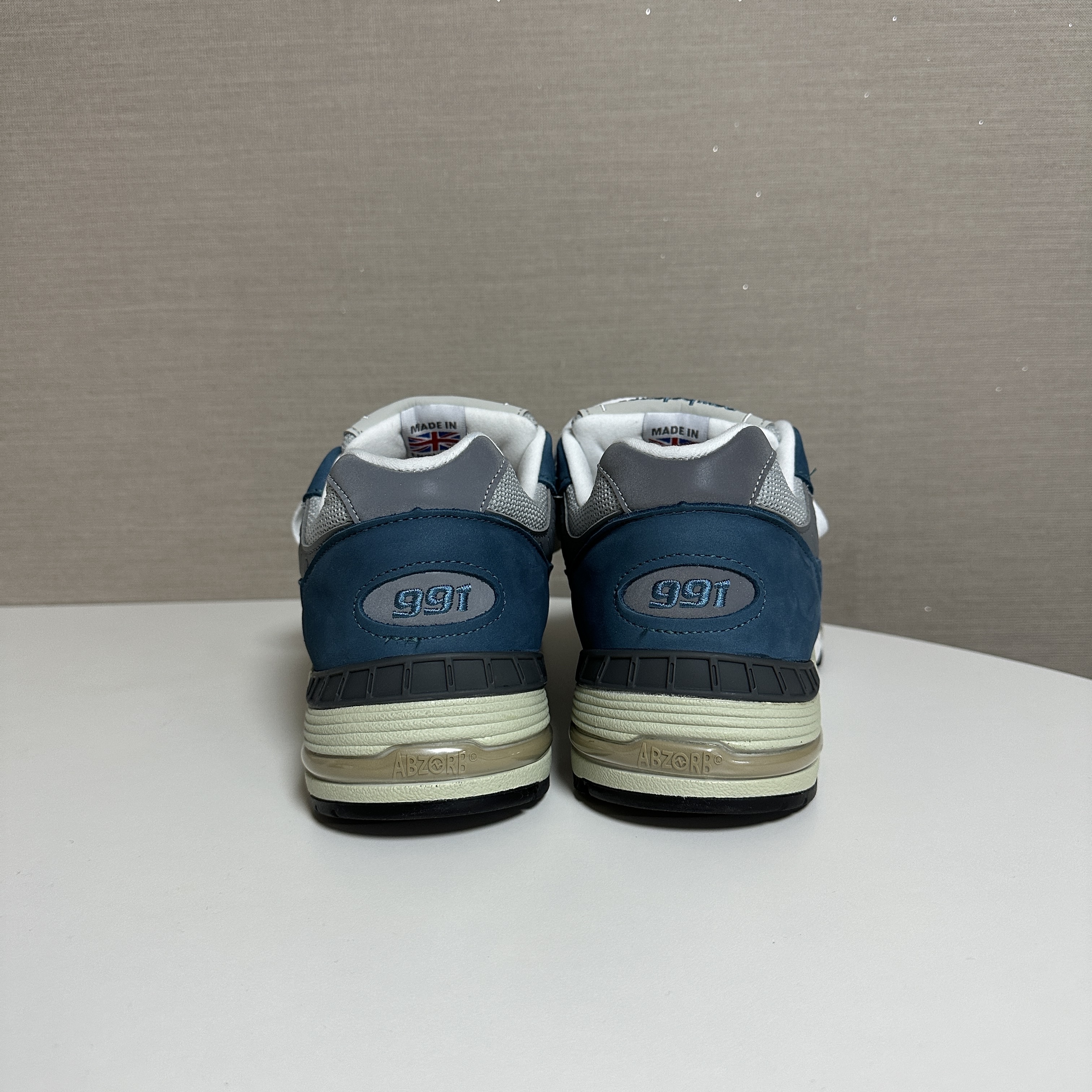 New Balance 991 Made in UK Blue Grey 착용 스타일 - 3