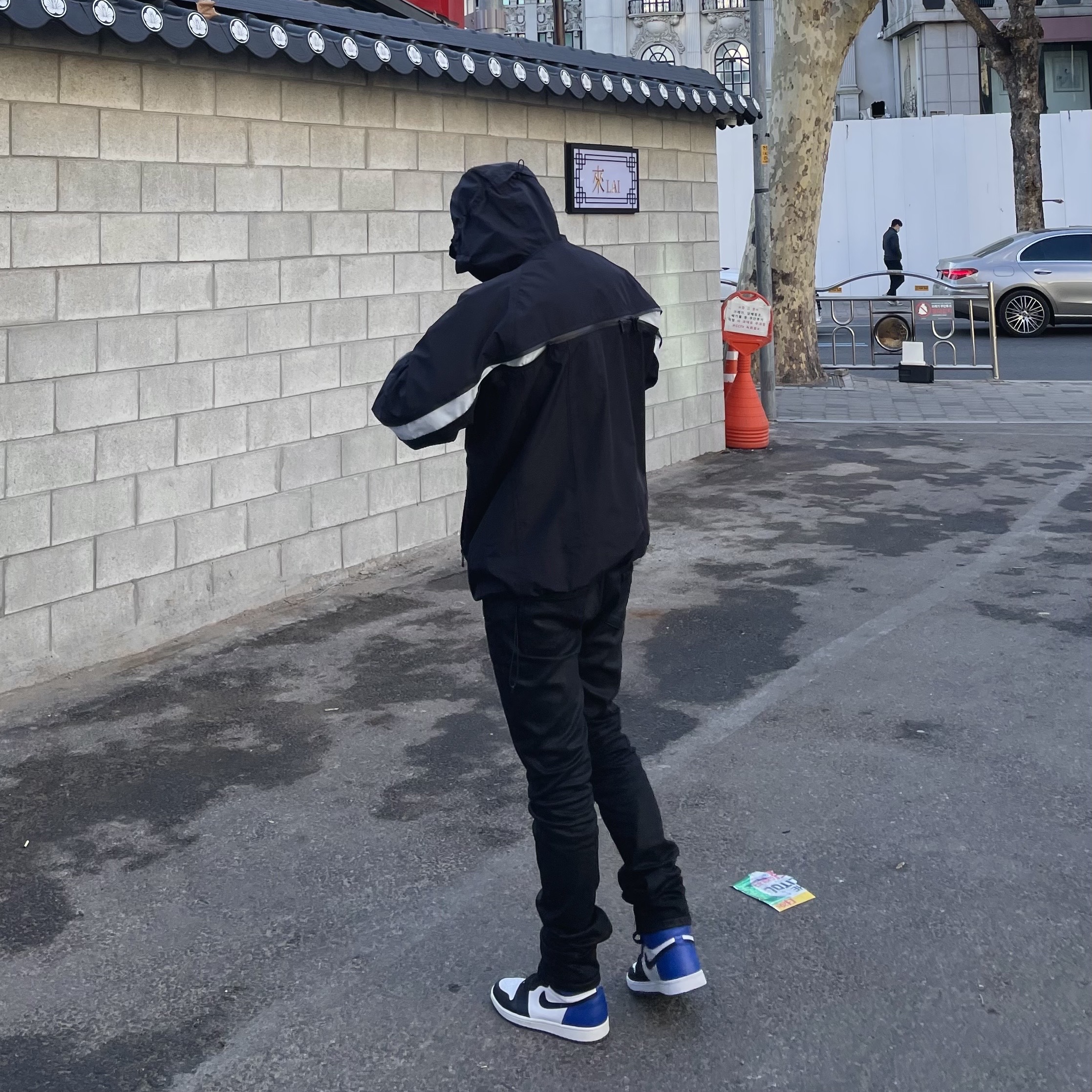 Jordan 1 x Fragment Retro High OG, Undermycar Black Mamba Slim Fit Red Stitch Wax Coating Jeans Rumba Red - 22FW 착용 스타일 - 2