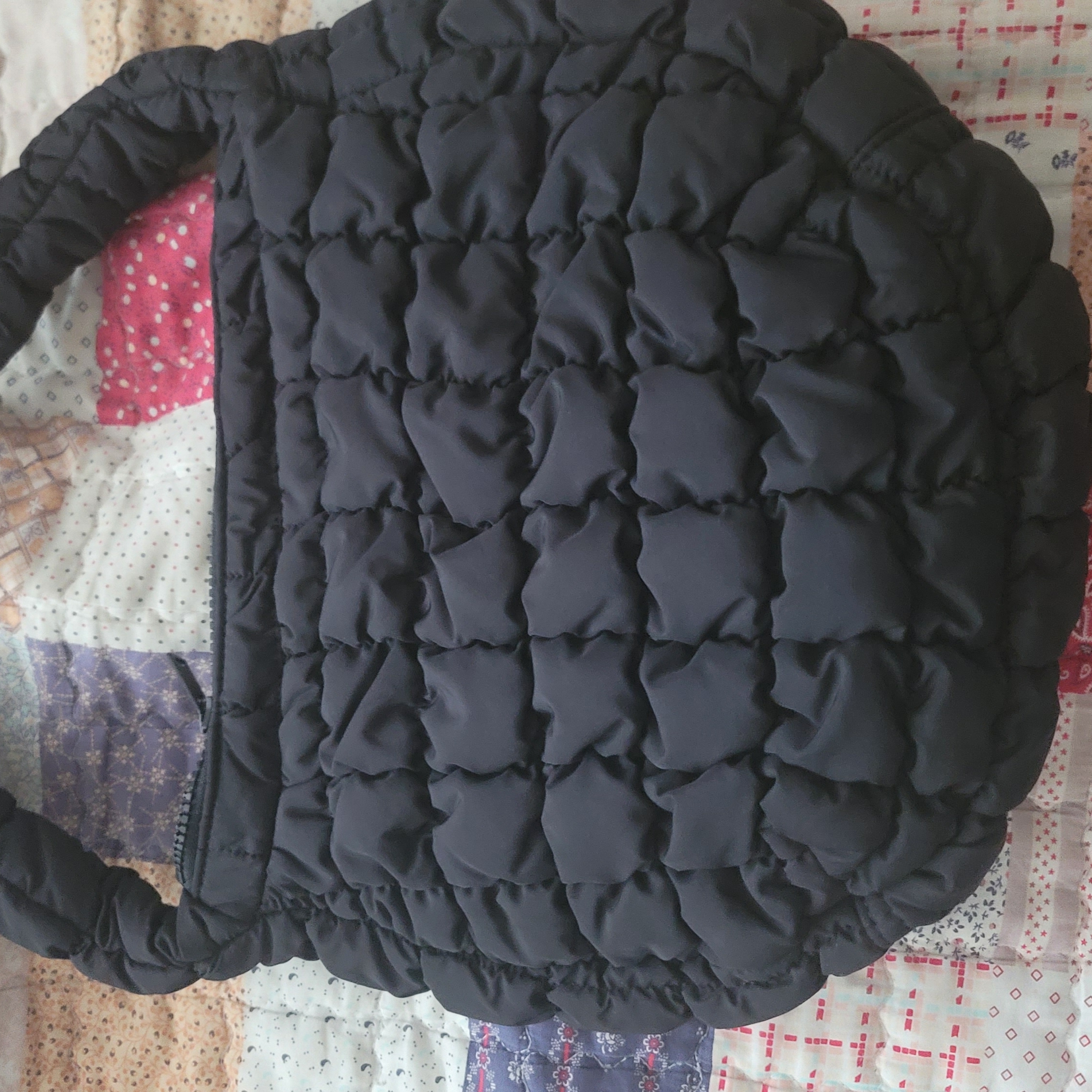COS Quilted Mini Bag Black 착용 스타일