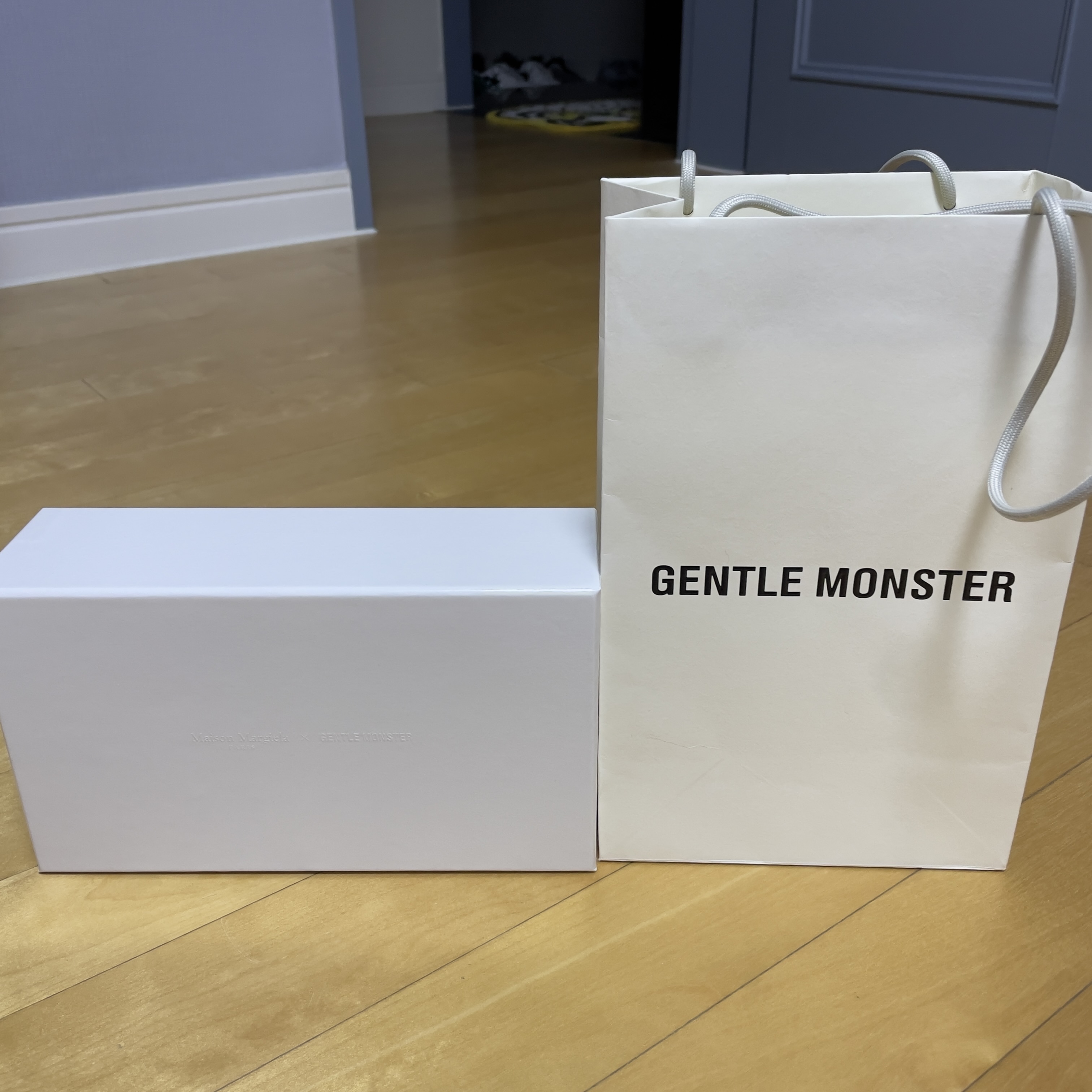 Gentle Monster x Maison Margiela MM010 Clear Black Gradient 착용 스타일 - 1