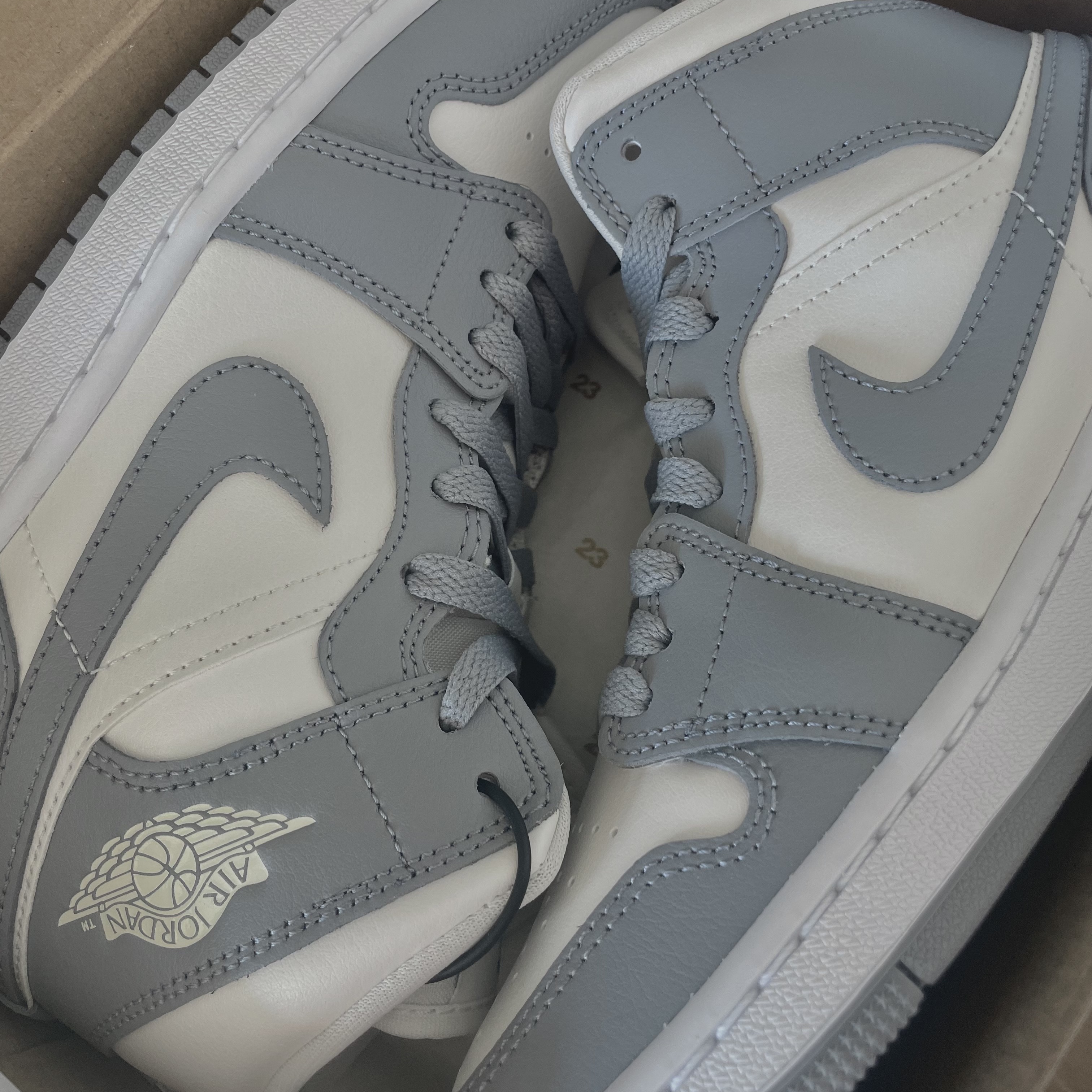 (W) Jordan 1 Mid Sail Stealth 착용 스타일