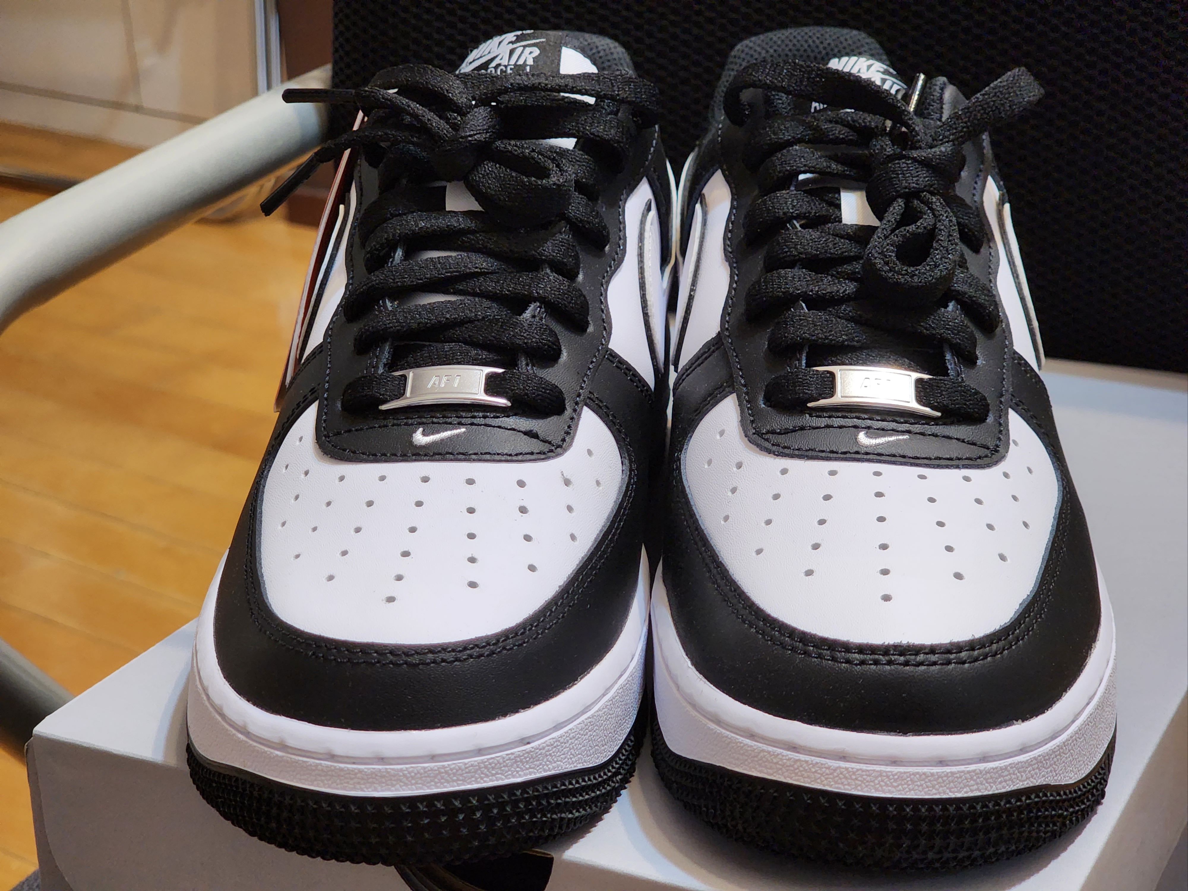 Nike Air Force 1 '07 Black White 착용 스타일 - 2