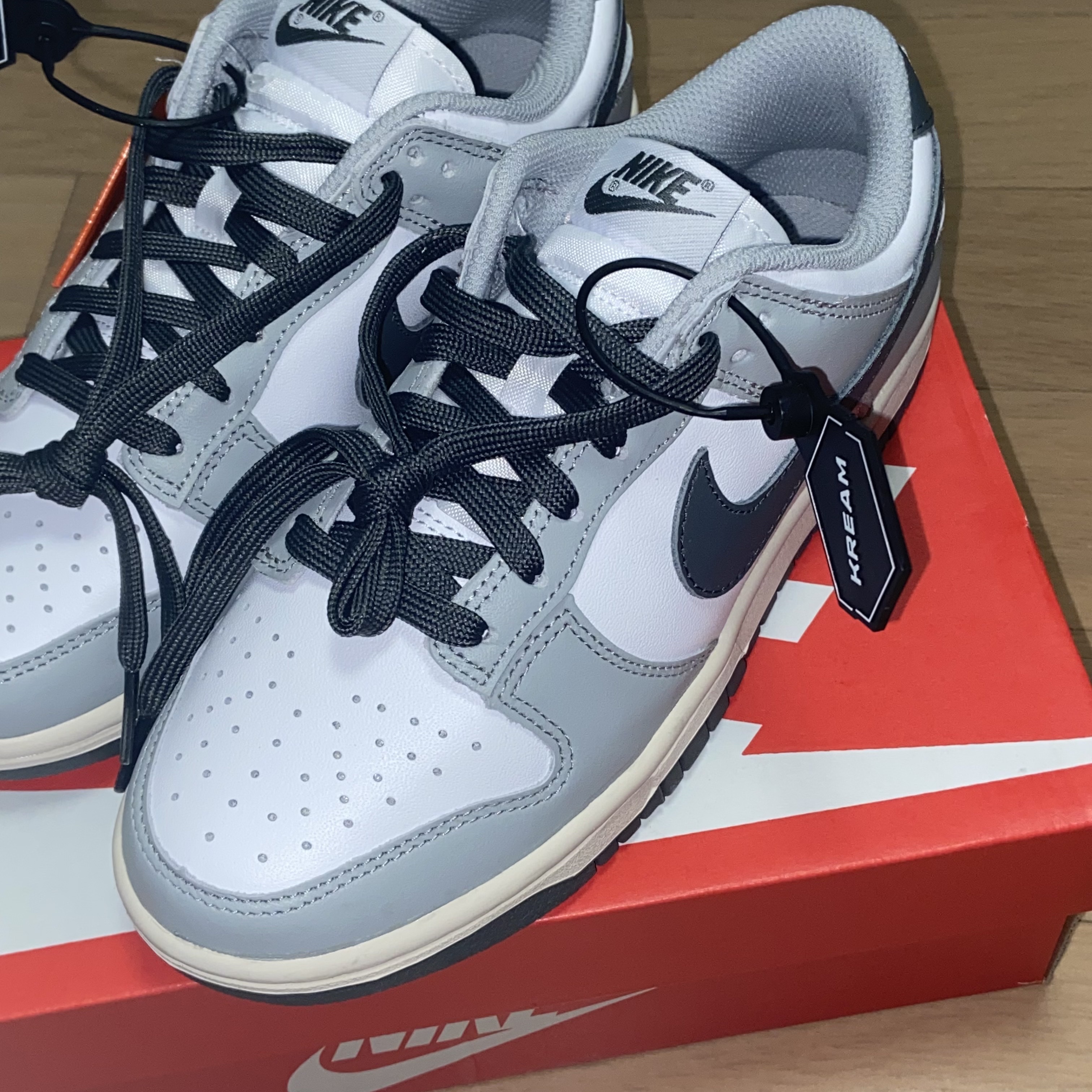 (W) Nike Dunk Low Light Smoke Grey 착용 스타일