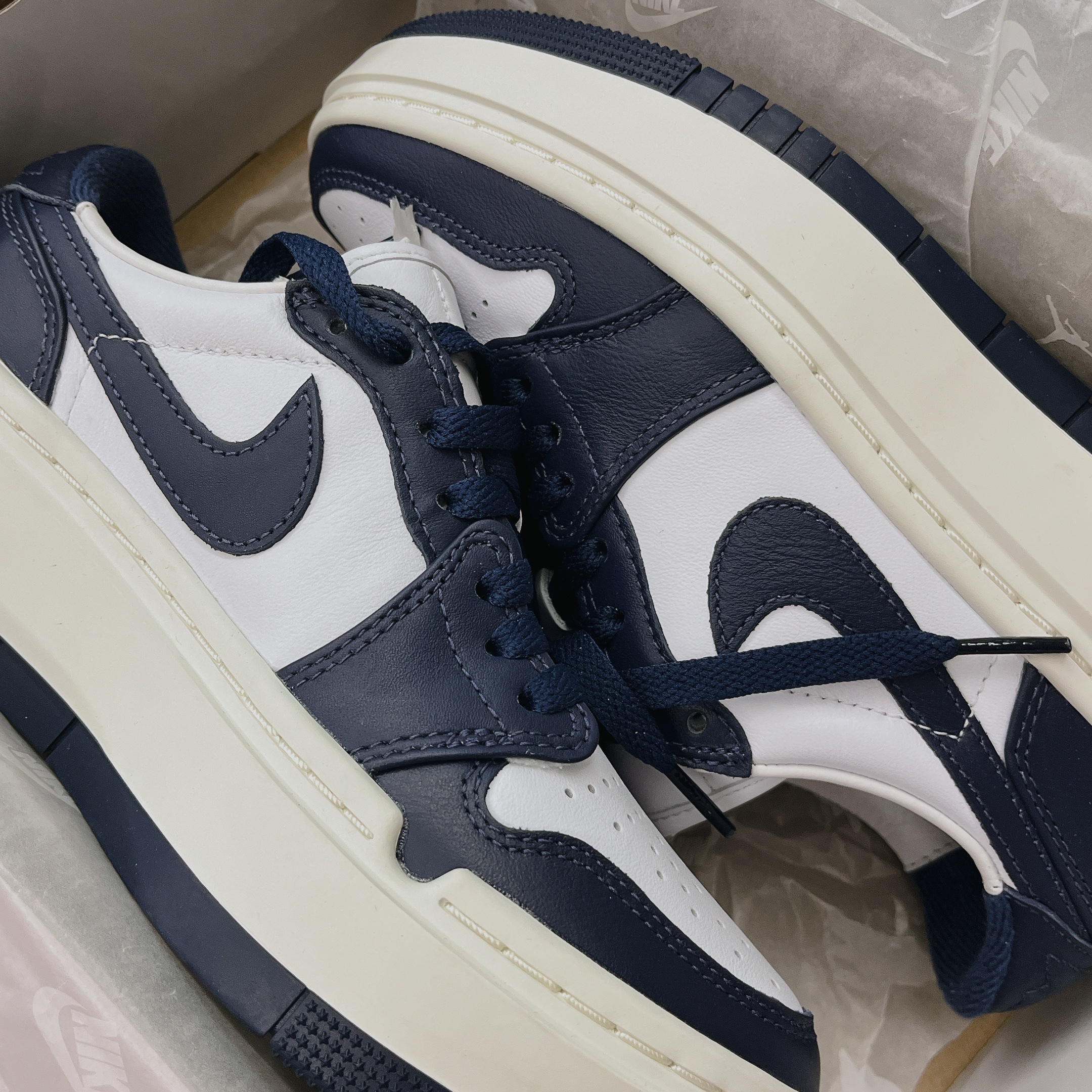 (W) Jordan 1 Elevate Low Midnight Navy 착용 스타일
