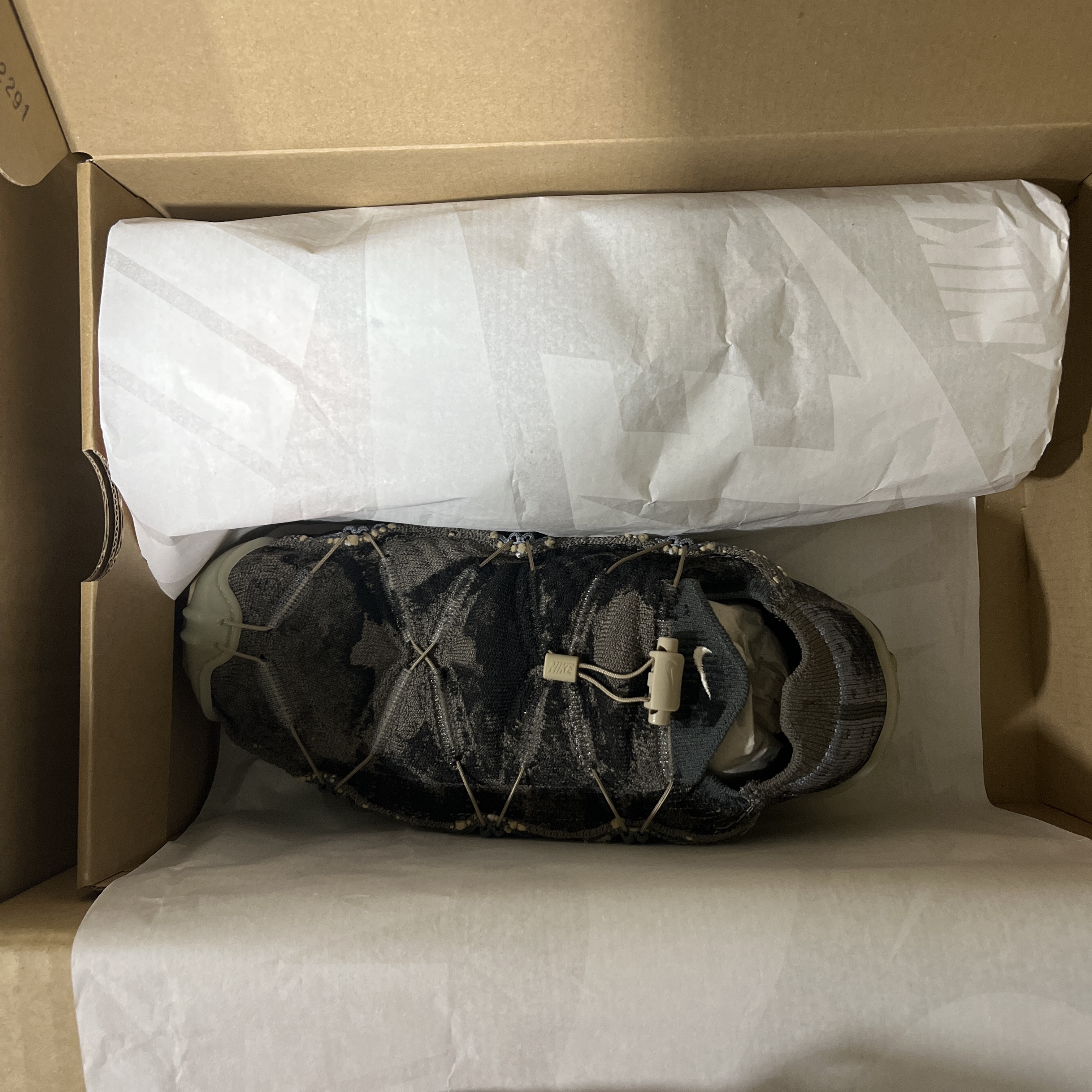 Nike ISPA Mindbody Olive Grey 착용 스타일 - 1