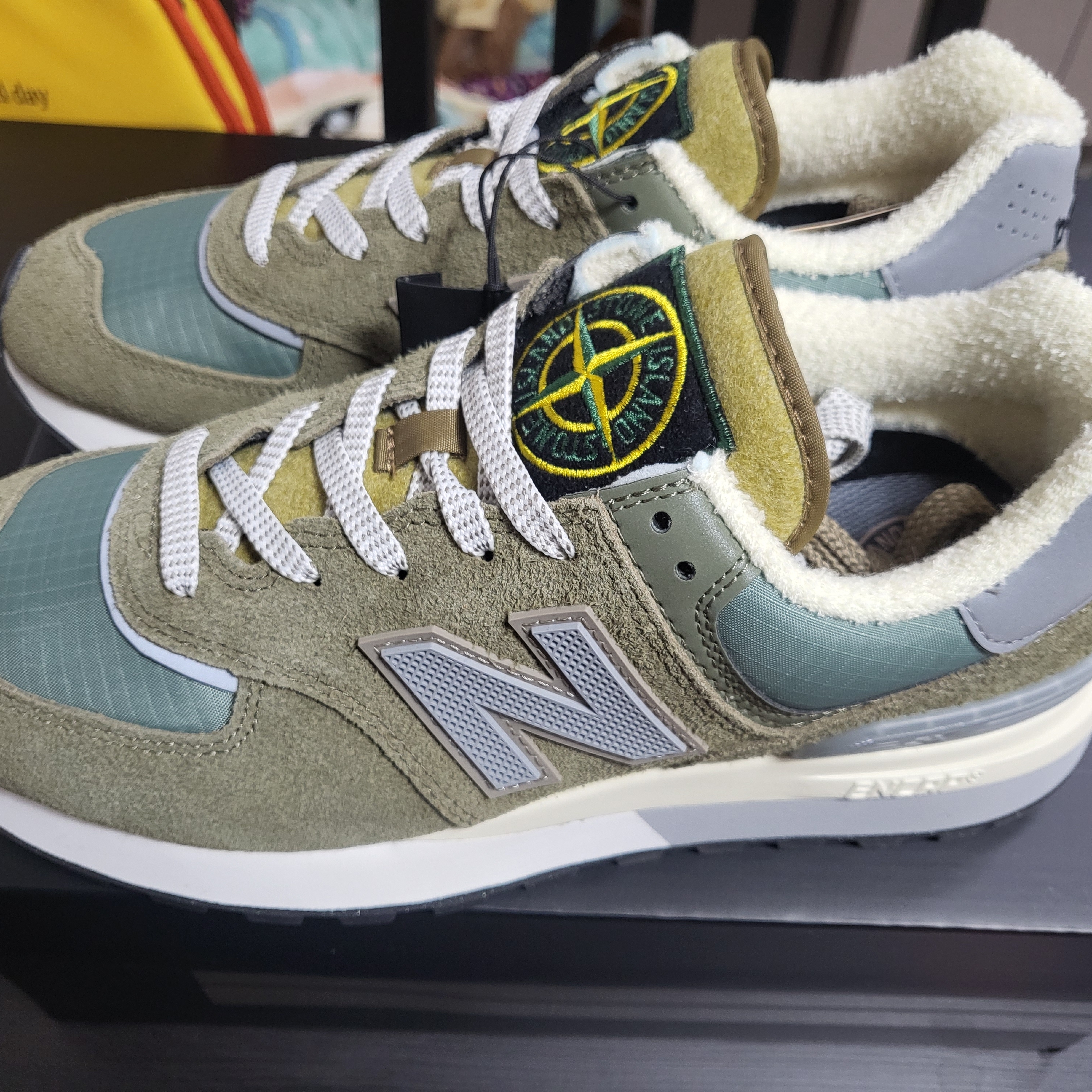New Balance x Stone Island 574 Legacy Green, (W) New Balance 574 Worn By Anyone Grey - B Standard 착용 스타일 - 3