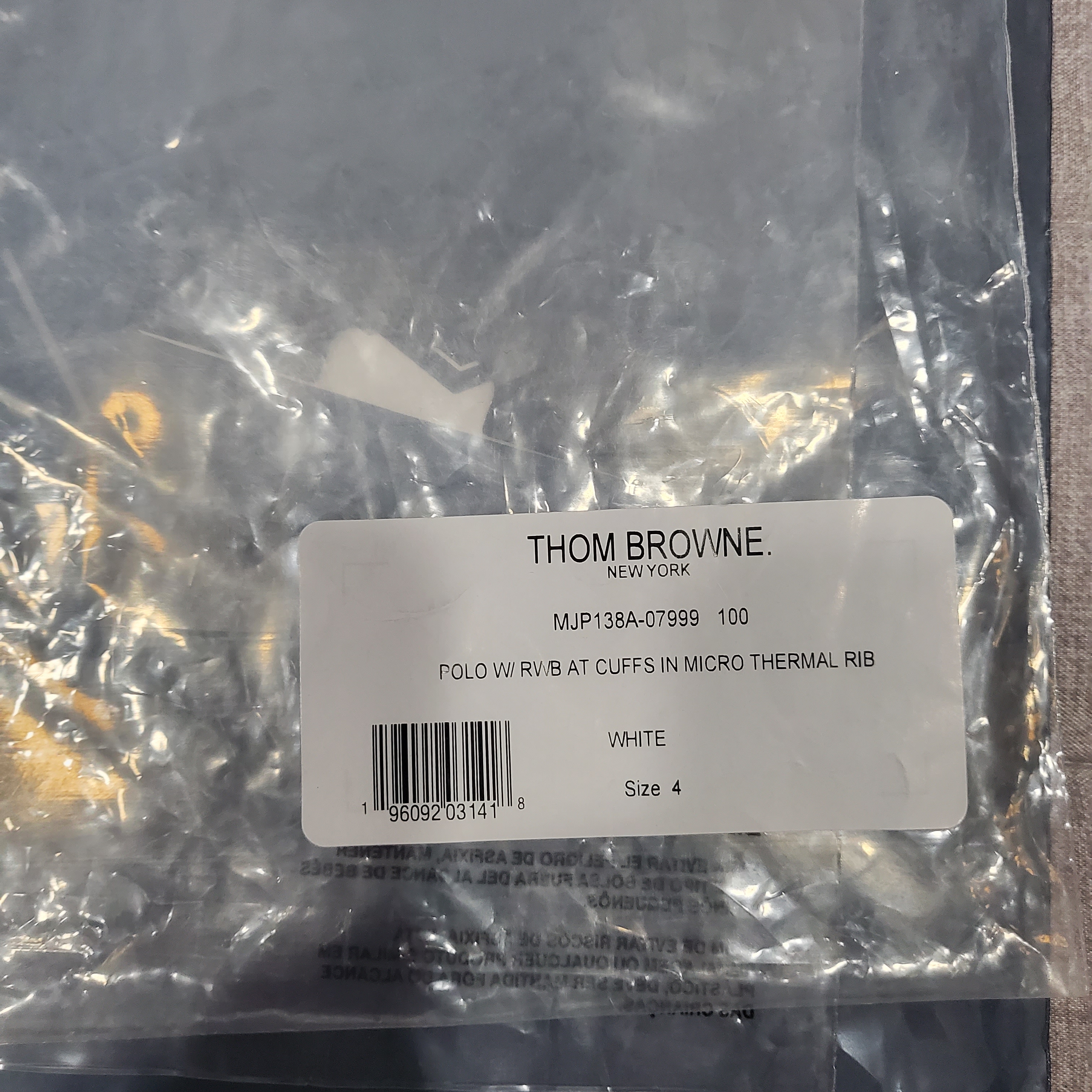 Thom Browne Micro Thermal Rib Stripe Cuff Polo White 착용 스타일 - 5
