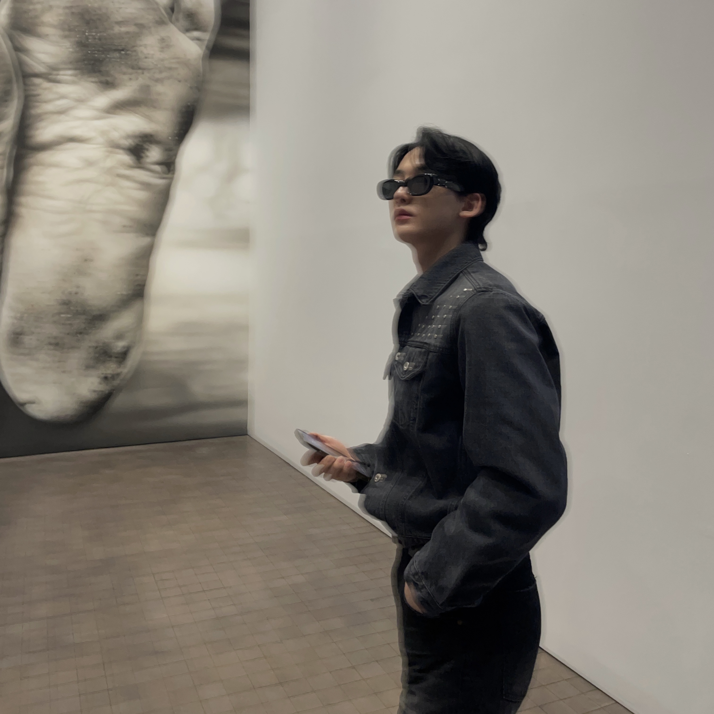 Gentle Monster x Maison Margiela MM004 Black Black 착용 스타일 - 2