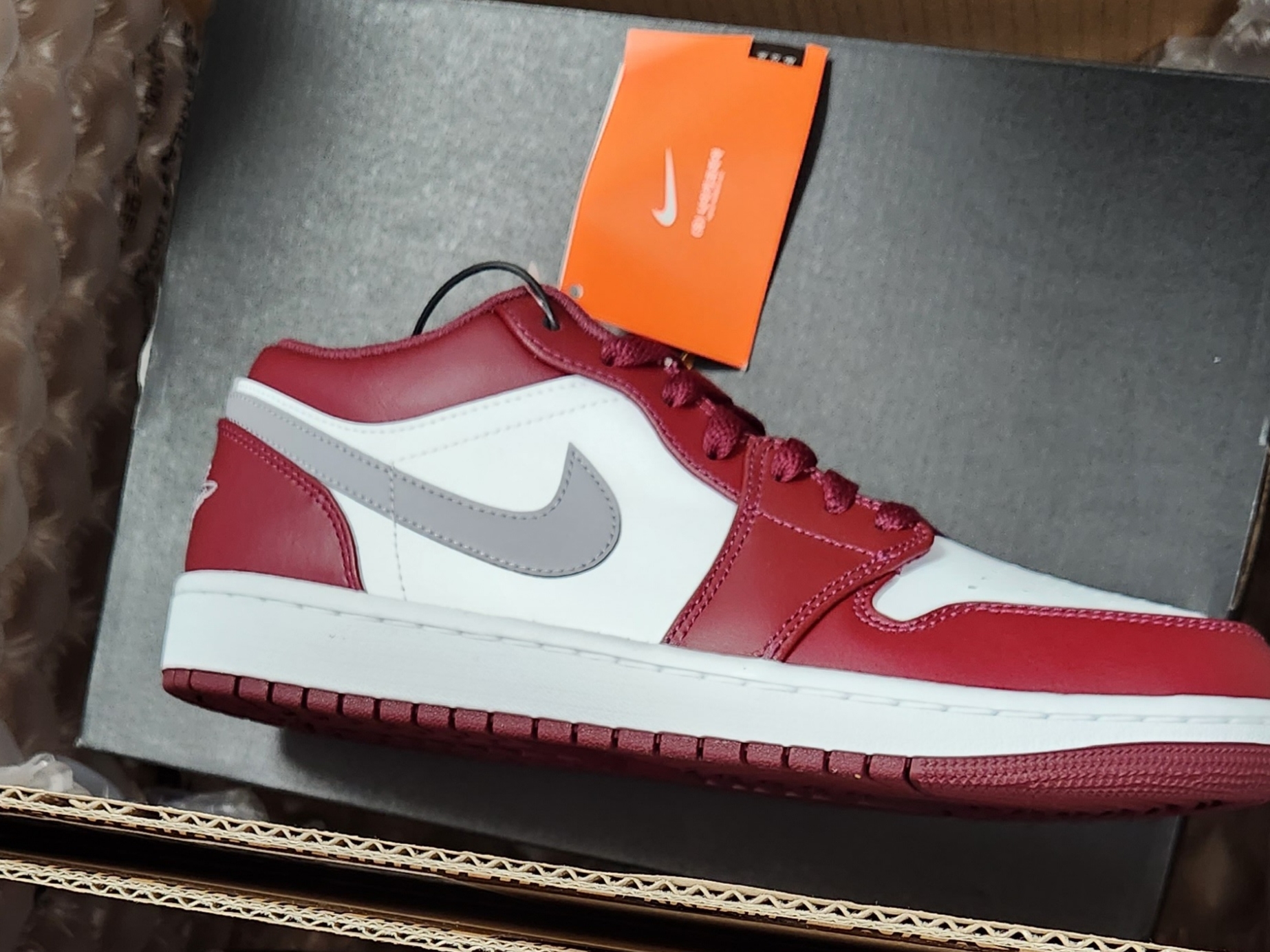 Jordan 1 Low Cherrywood Red 착용 스타일