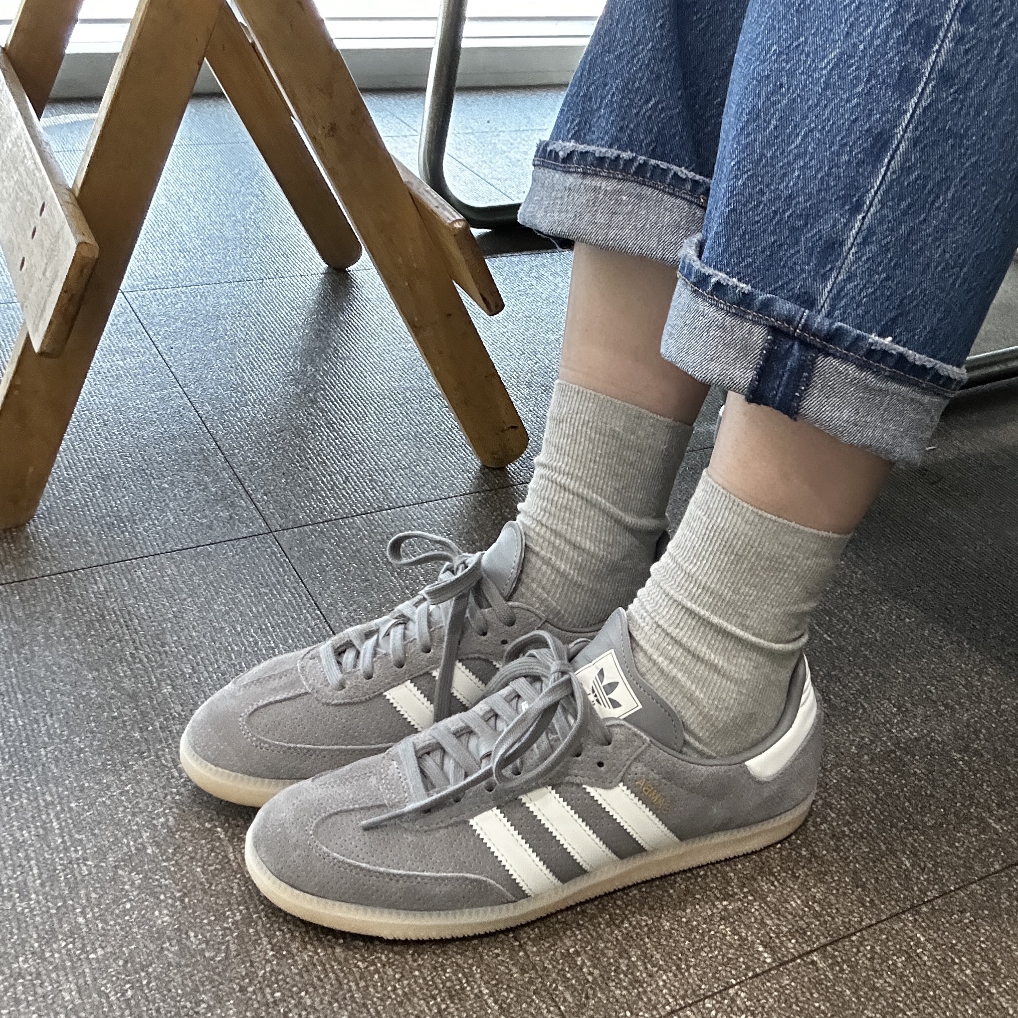 Adidas Samba OG Grey Three 착용 스타일