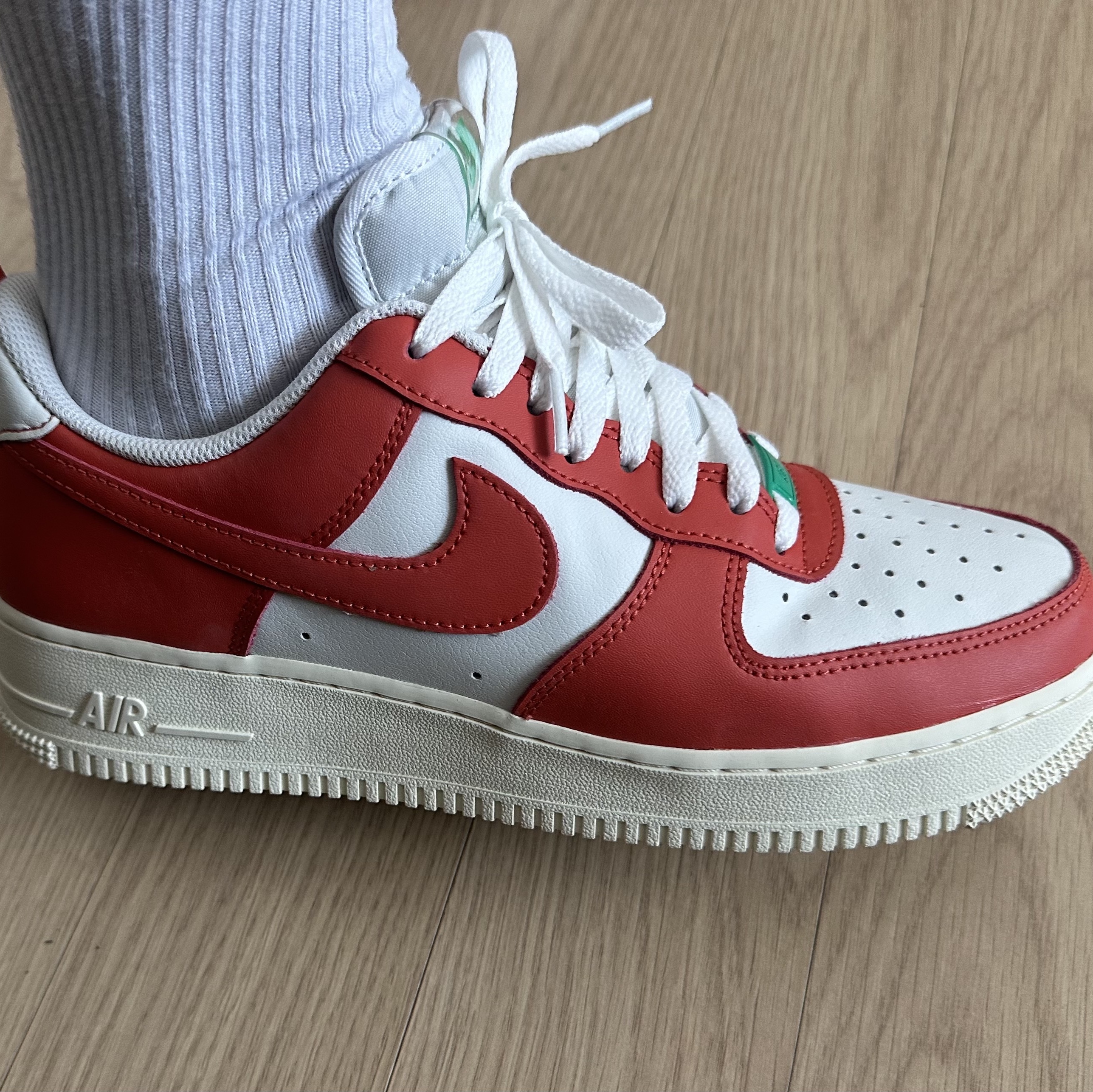 Nike Air Force 1 '07 LV8 Pojangmacha 착용 스타일