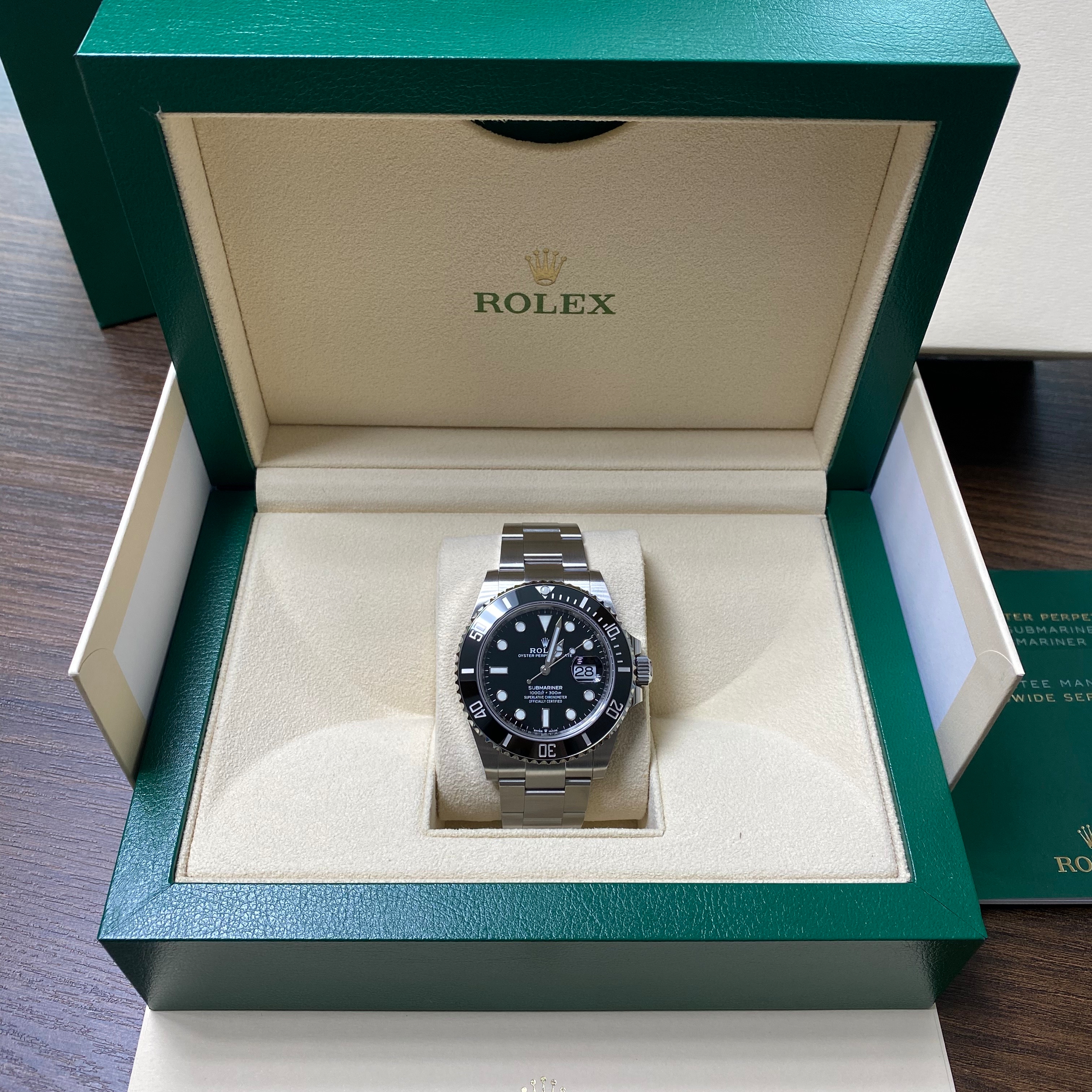 Rolex Submariner Date 41mm 126610LN Black Oyster 착용 스타일