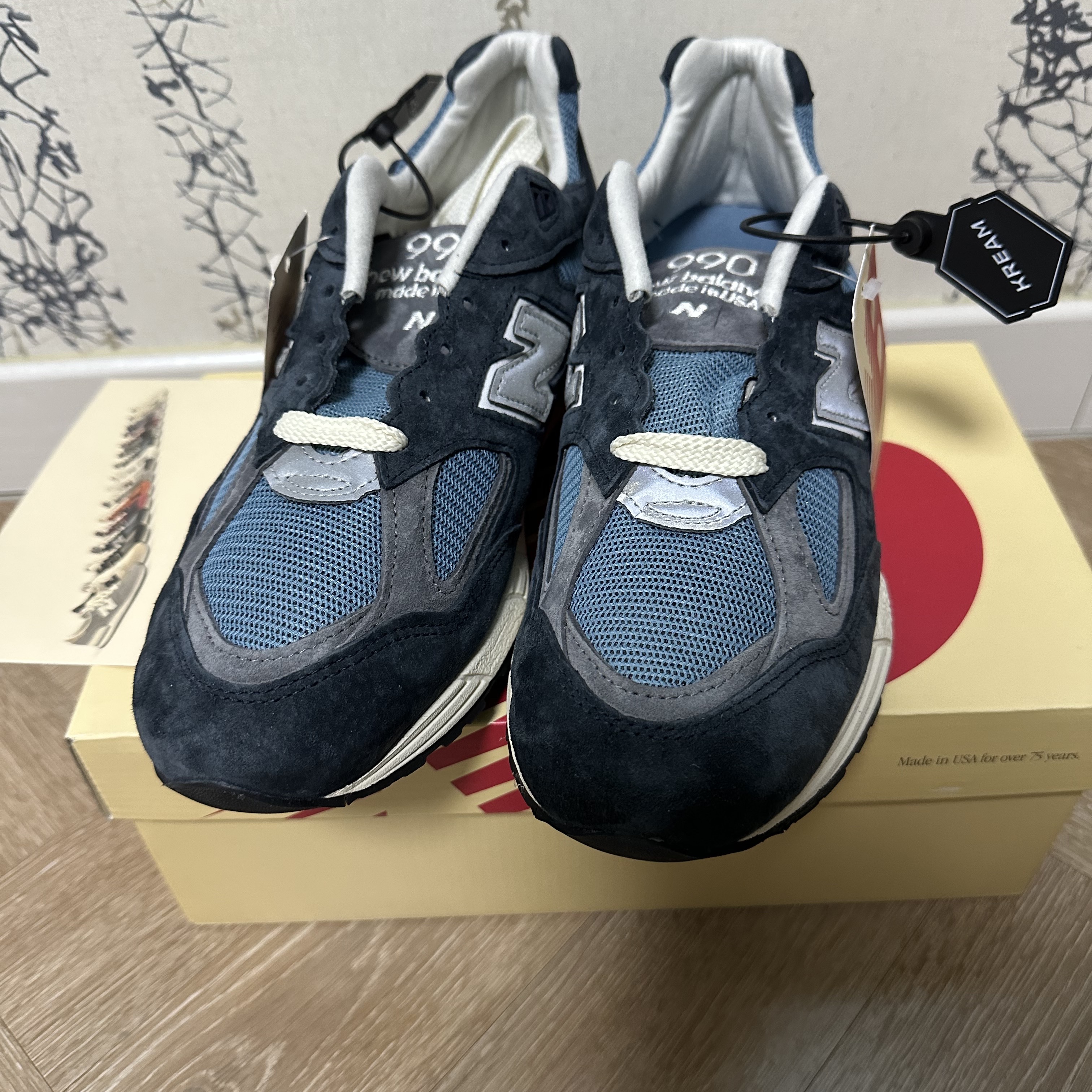 New Balance 990v2 Made in USA Navy Castlerock 착용 스타일