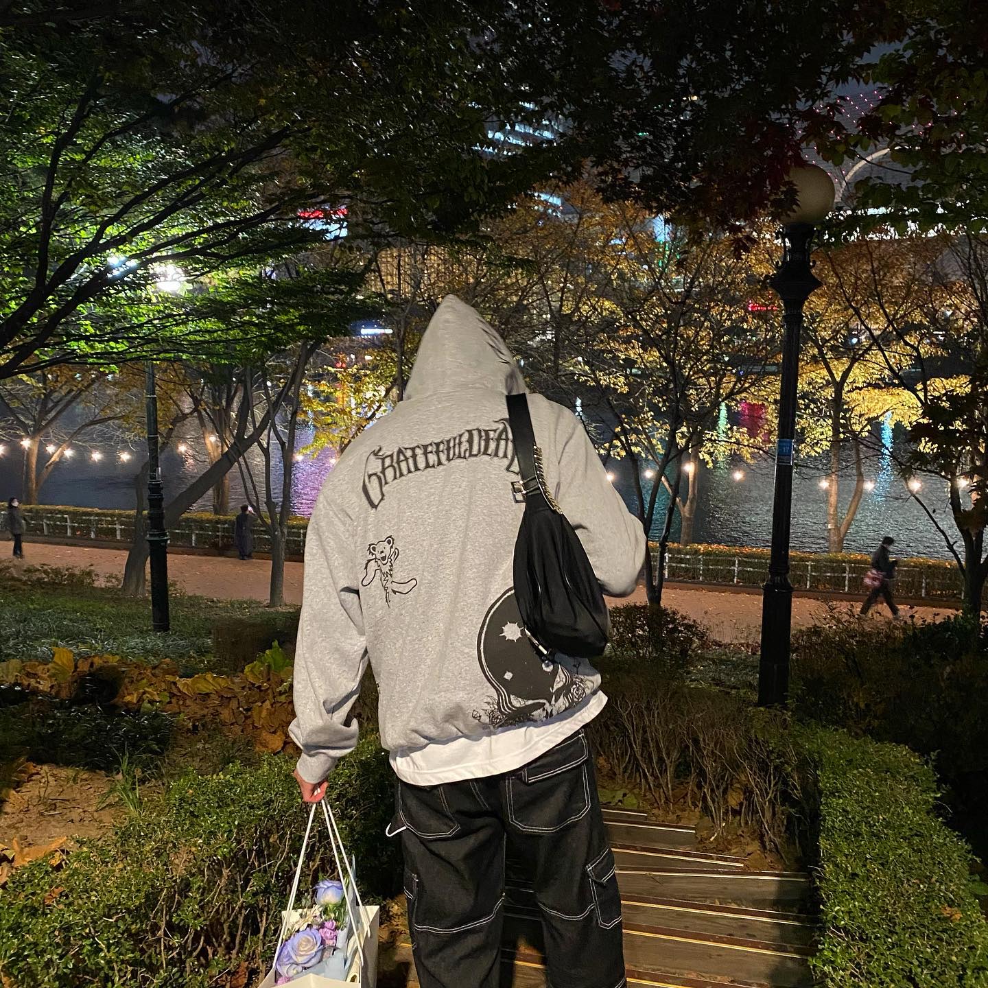 Thisisneverthat x Grateful Dead Iconography Hoodie Natural, Thisisneverthat x Grateful Dead Iconography Hoodie Heather Grey 착용 스타일