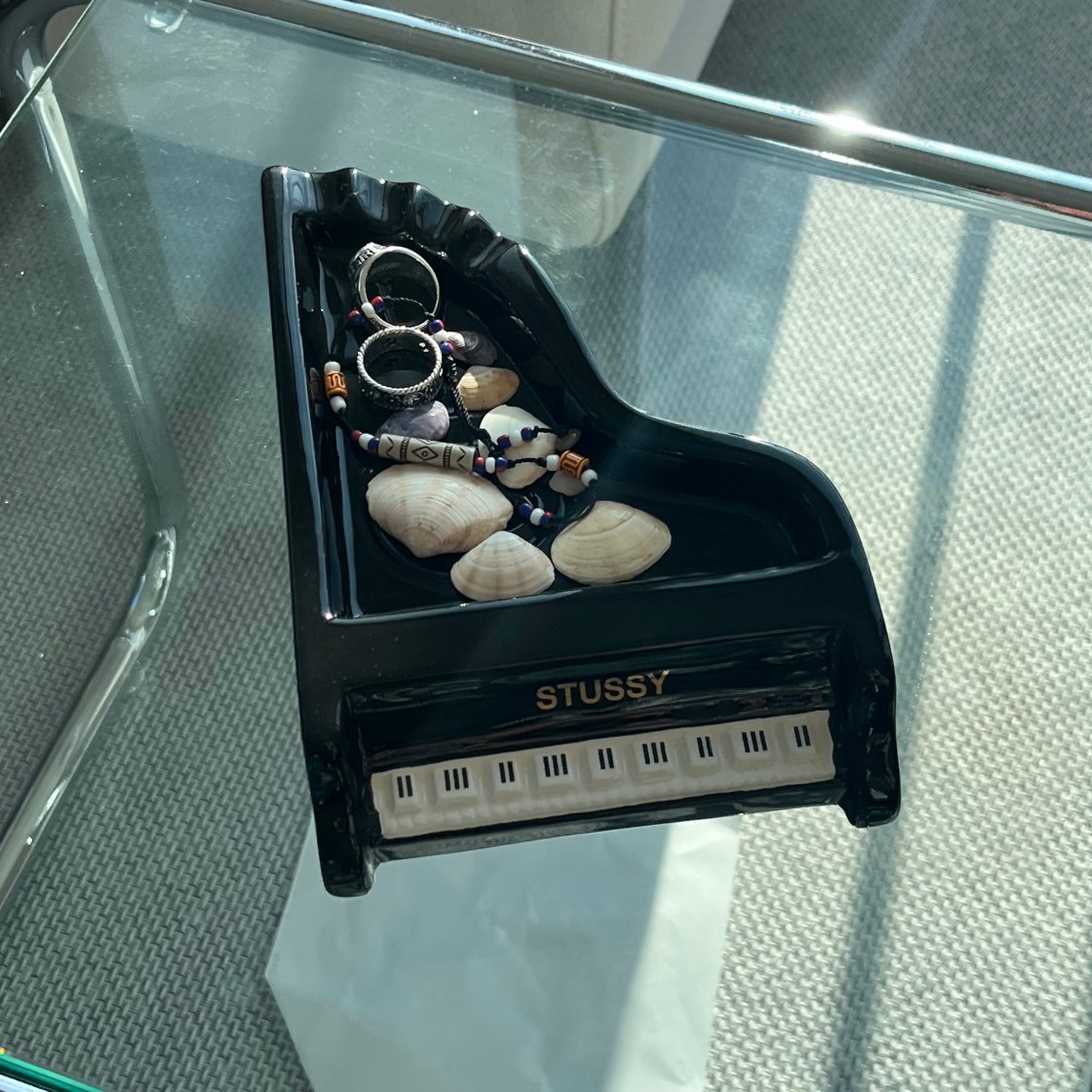 高価値セリー - PIANO STUSSY 23SS STUSSY PIANO ASHTRAY 直営店＆正規 ...