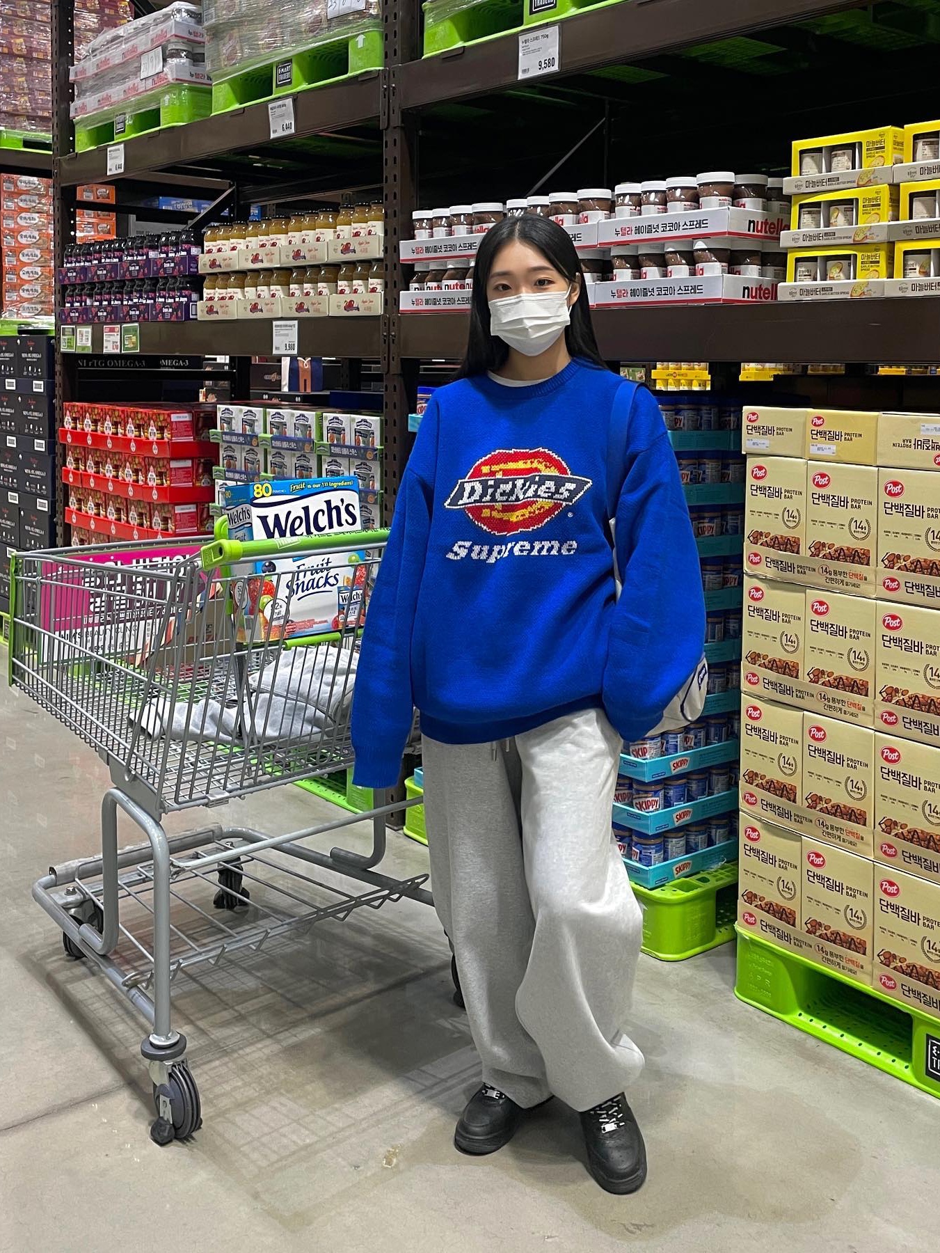 Supreme x Dickies Sweater Black - 22FW, Supreme x Dickies Sweater White - 22FW 착용 스타일