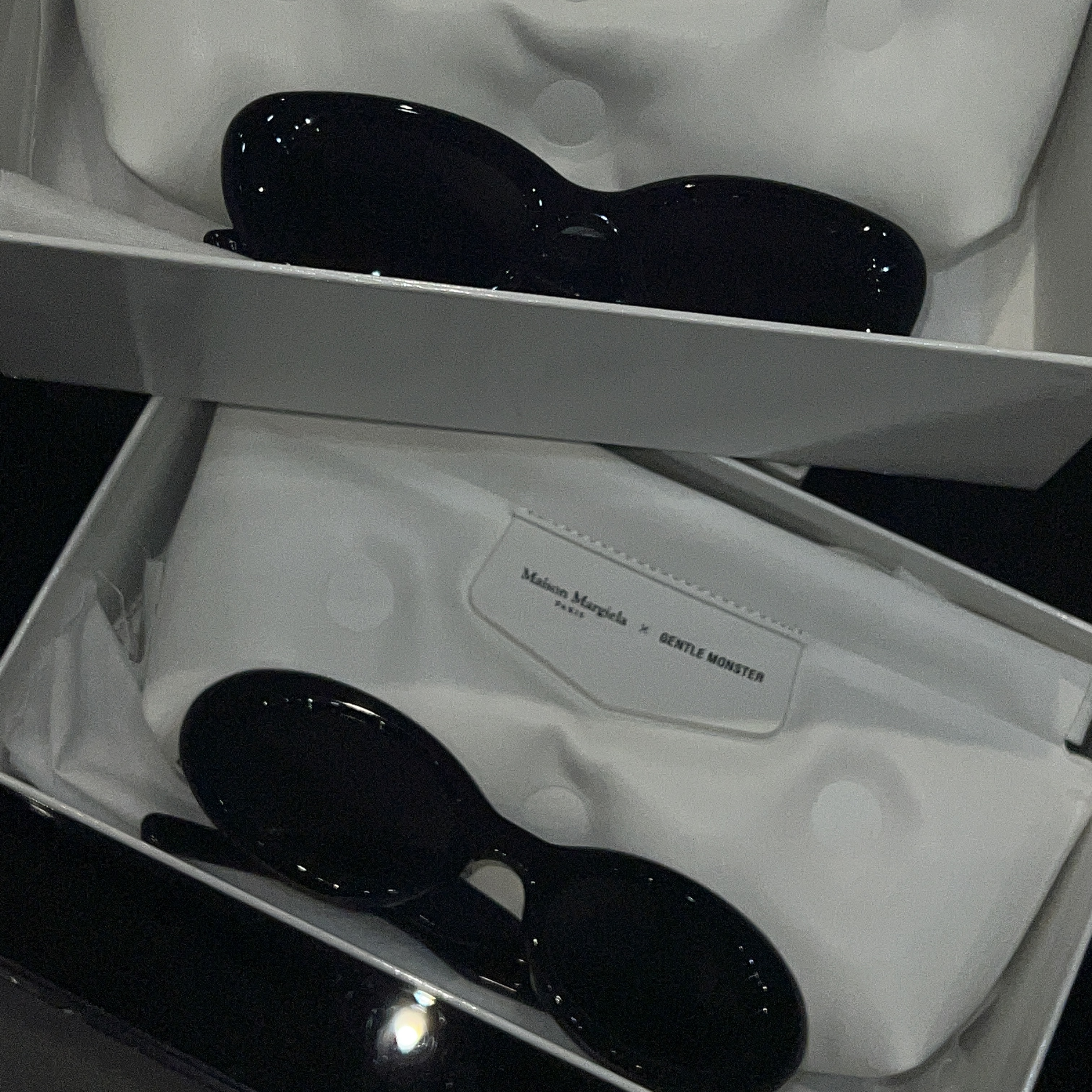 Gentle Monster x Maison Margiela MM004 Black Black, Gentle Monster x Maison Margiela MM005 Black Black 착용 스타일