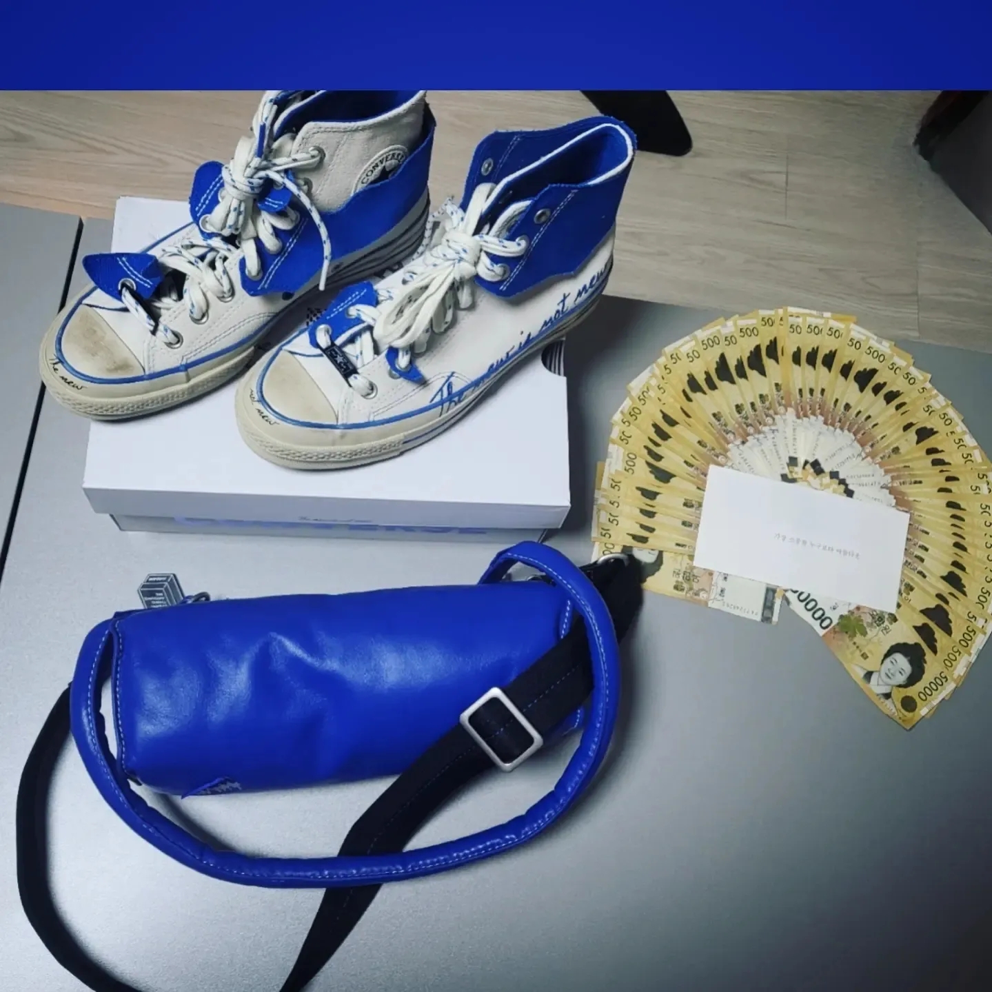 Converse x Ader Error Chuck 70 High White, Ader Error x Zara Leather Shoulder Bag Blue 착용 스타일